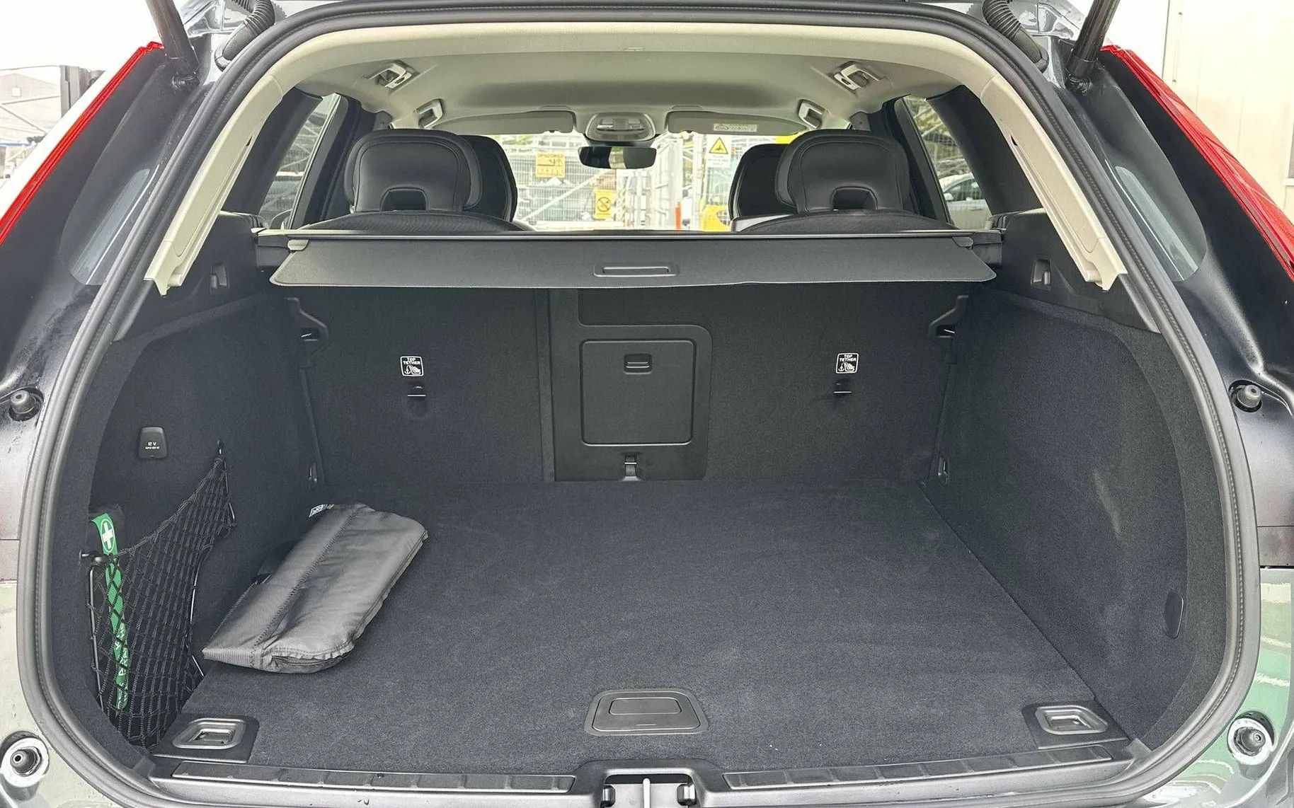 Notranja slika - Volvo XC60 - B5 P AWD Core Avt. - 12