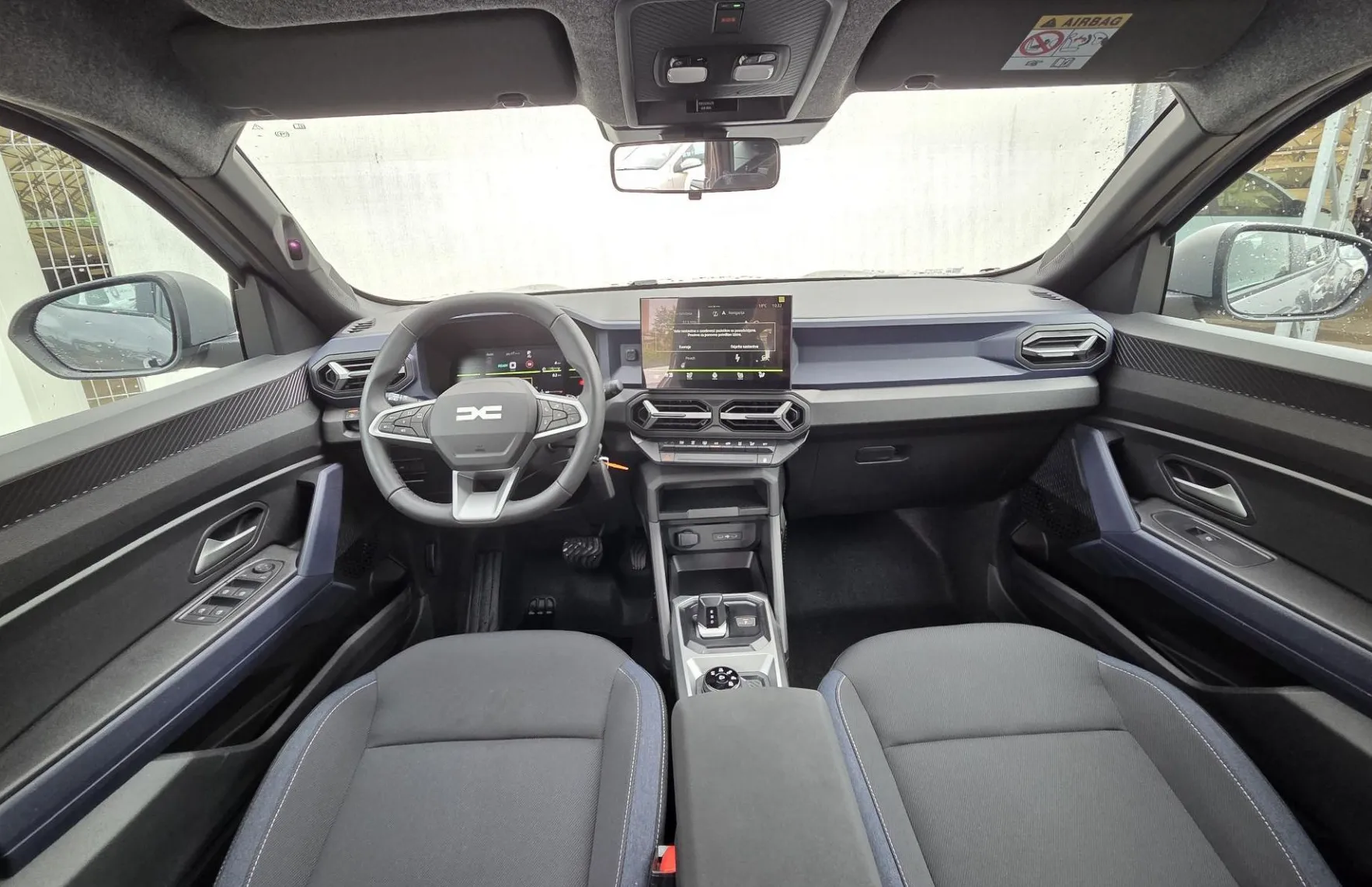 Zunanja slika - Dacia Duster - 4x4 Hybrid-G 150 Expression + Paket Zima - 10