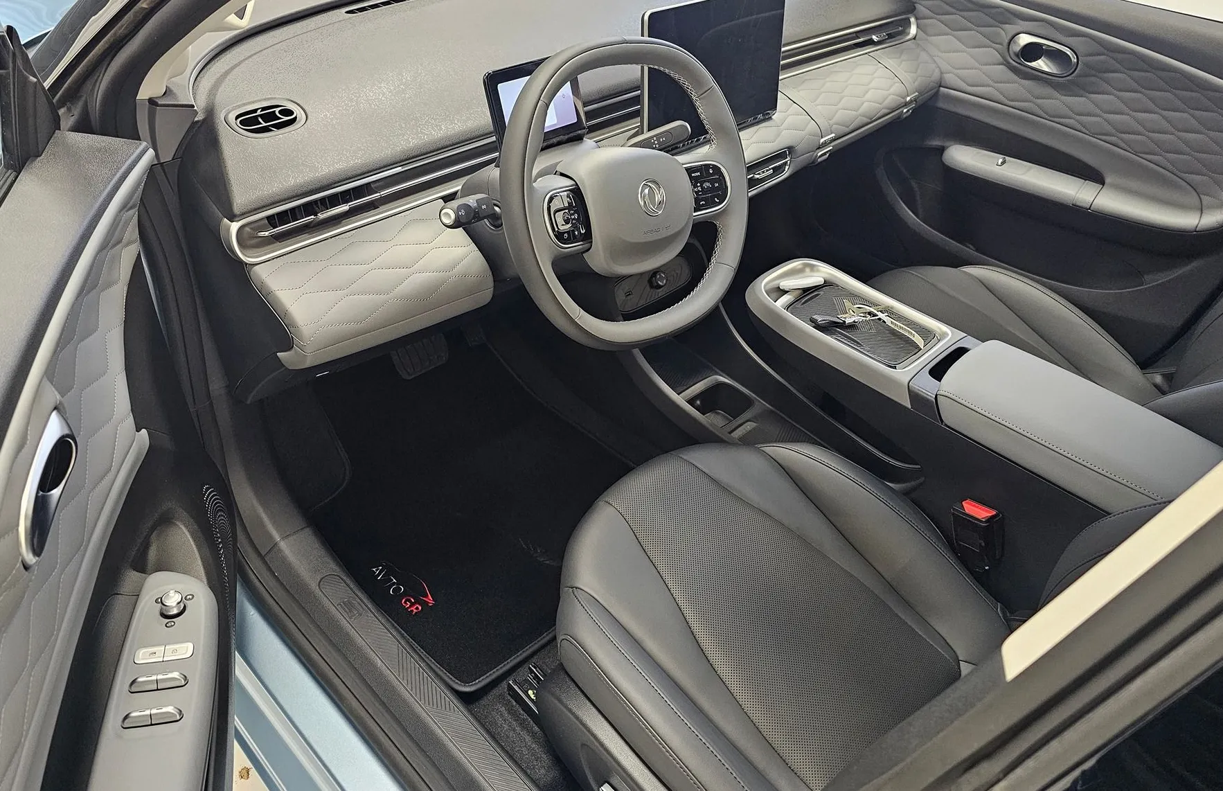 Zunanja slika - Dongfeng Box - 42.3 kWh 70 kW- Gray Black Interior - 4