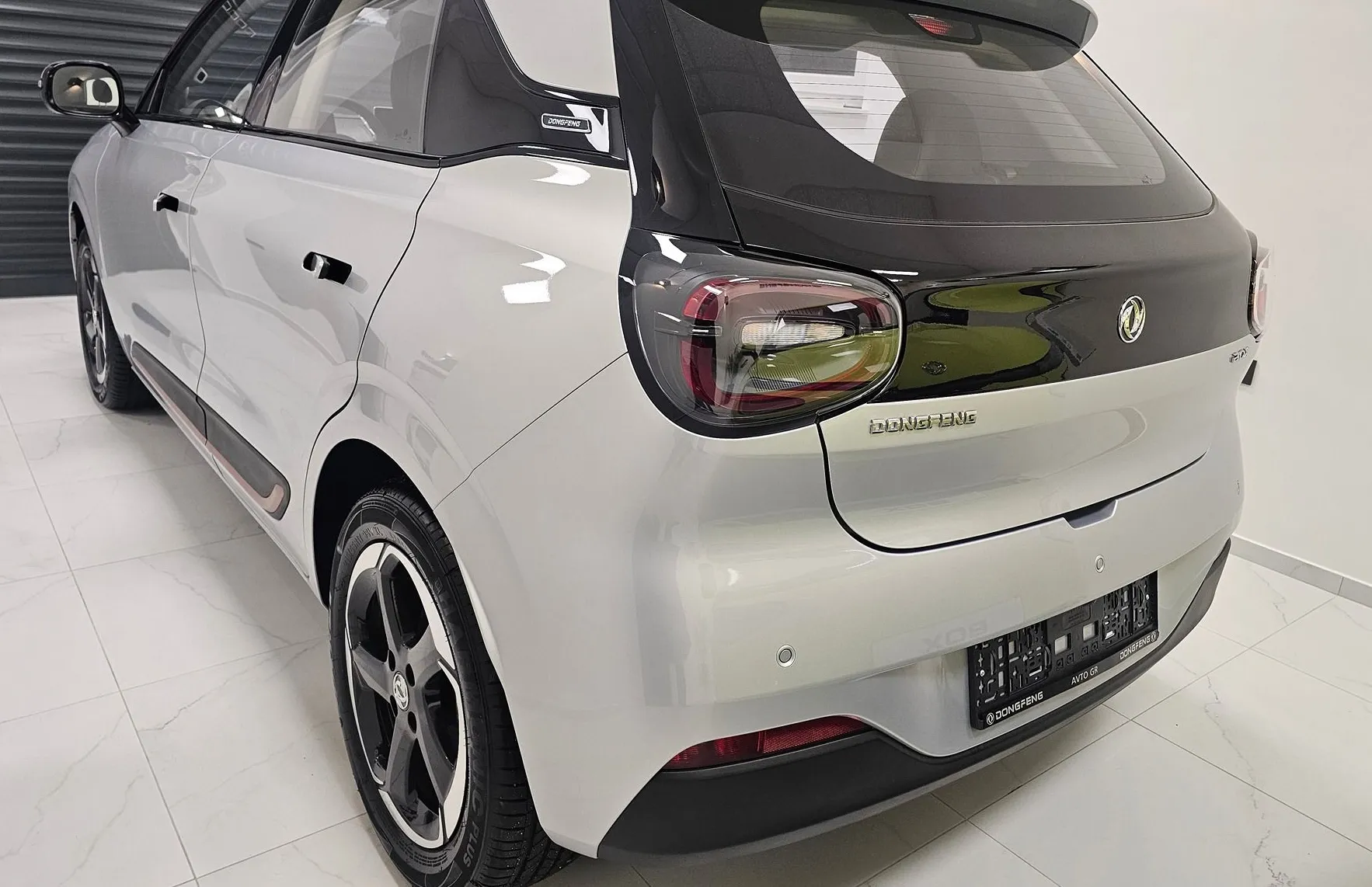 Zunanja slika - Dongfeng Box - 42.3 kWh 70 kW- SILVER- - 14