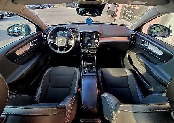 Zunanja slika - Volvo XC40 - D4 AWD AUT BUSINESS 190 GEARTRONIC KAMERA NAVI LED - 8
