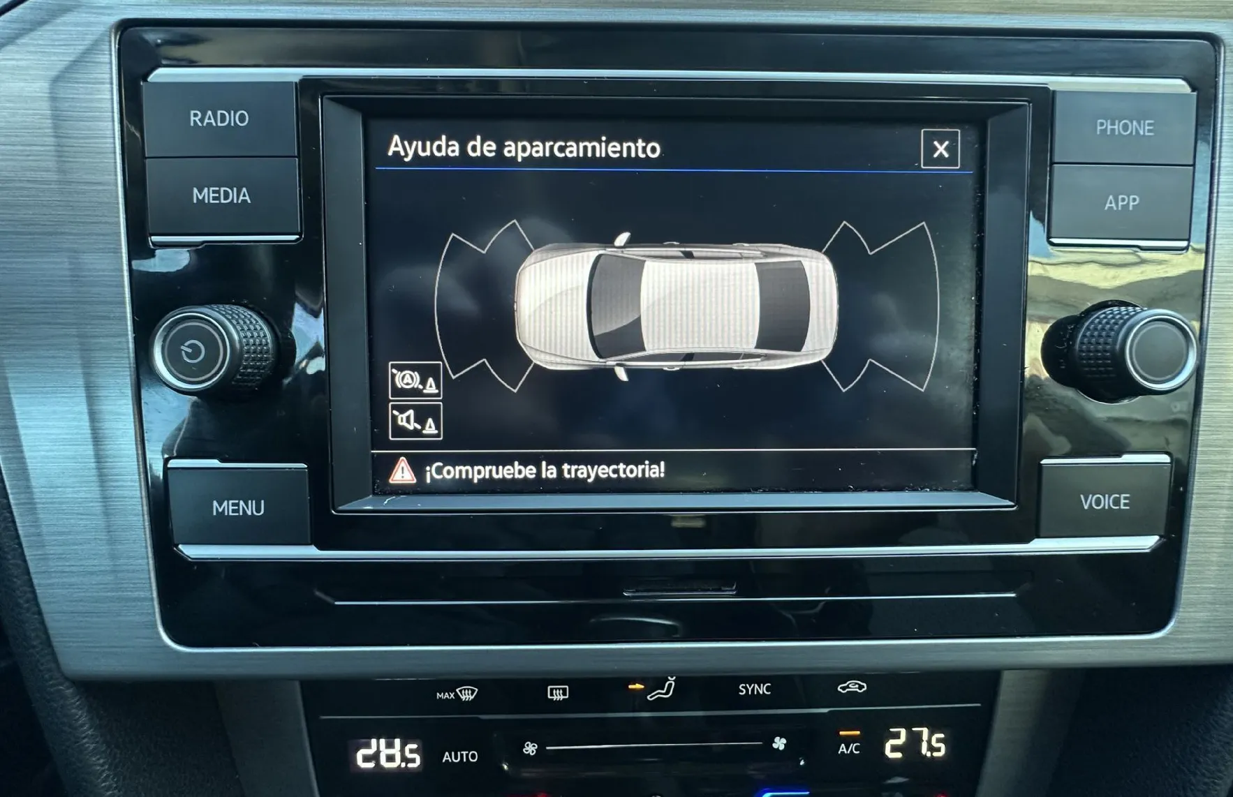 Zunanja slika - Volkswagen Passat - 2.0 TDI 110kW.LED.LIMUZINA.SAMO 120.000 KM - 11