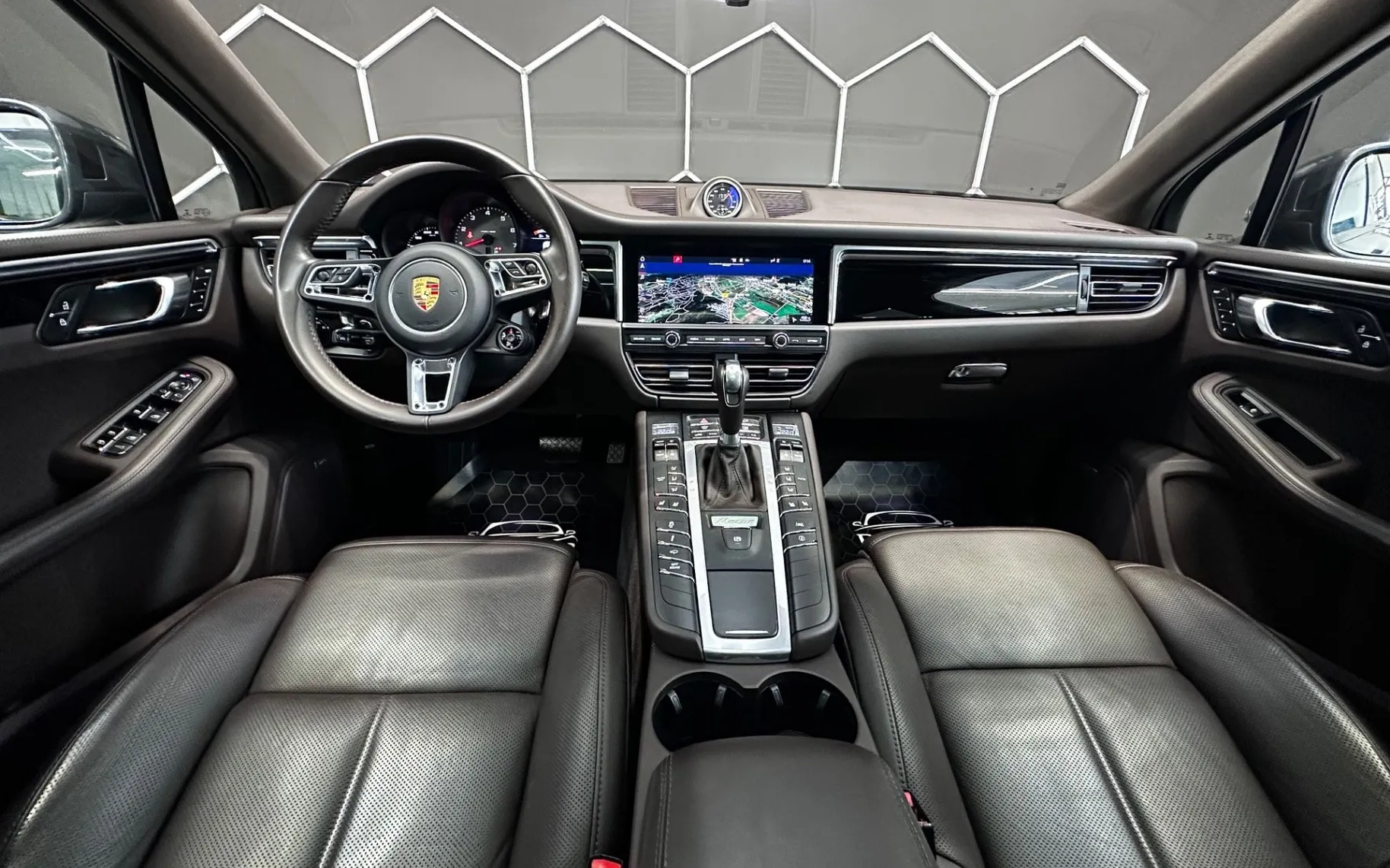 Notranja slika - Porsche Macan - S ZRAČNO+PANO+BOSE+ACC+CHRONO+360KAMERA+HLAJENJE.. - 8