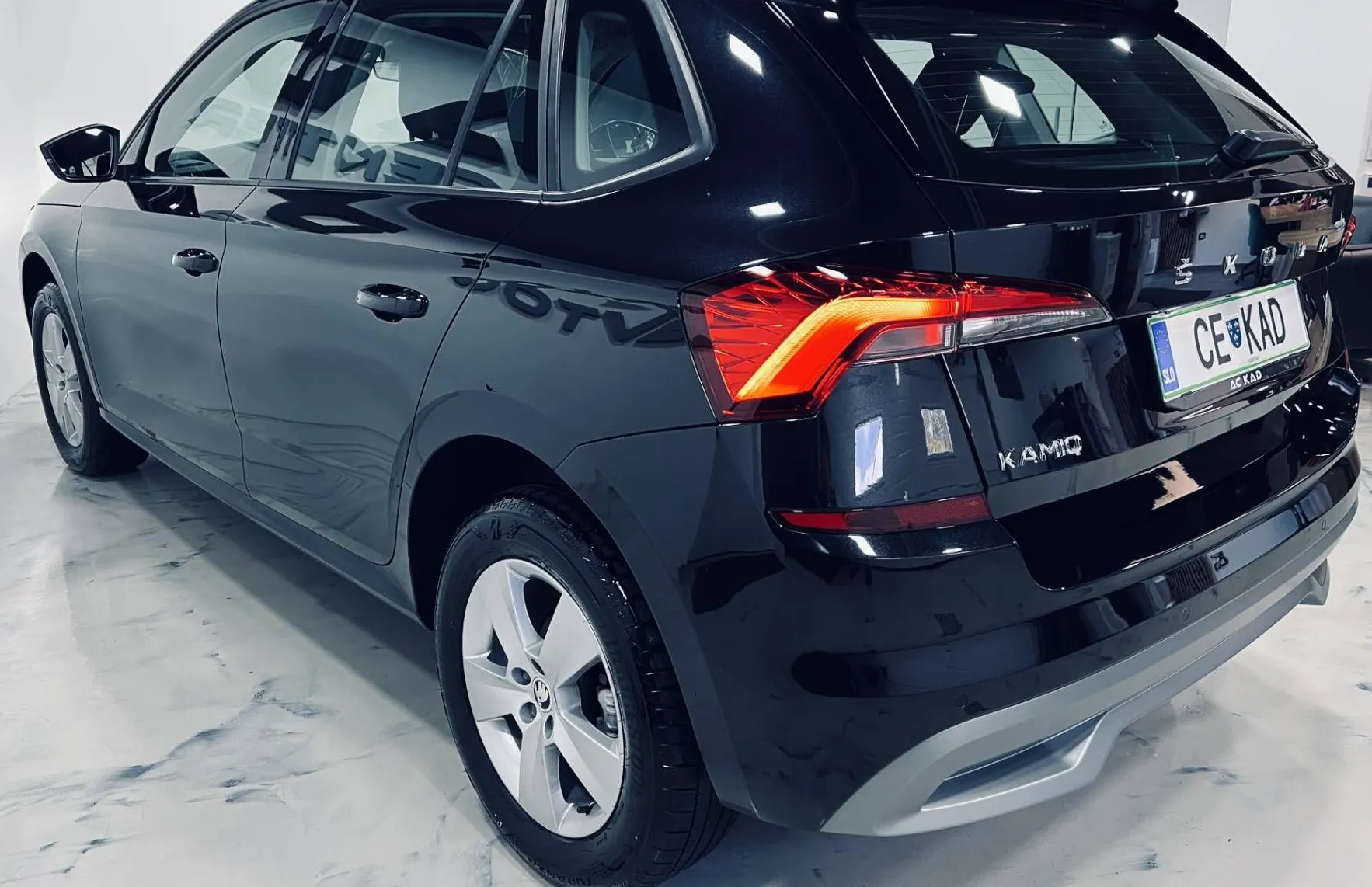 Zunanja slika - Škoda Kamiq - Active 1.0 TSI-SAMO 56000KM-LED-PDC-GRETJE SEDEŽ - 4