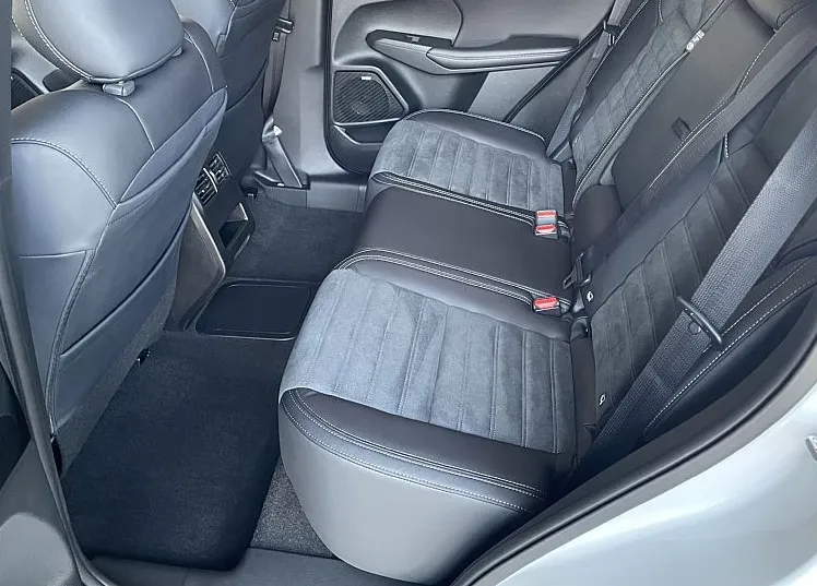 Zunanja slika - Mitsubishi Outlander - 2.4 PHEV Intense Auto - 7