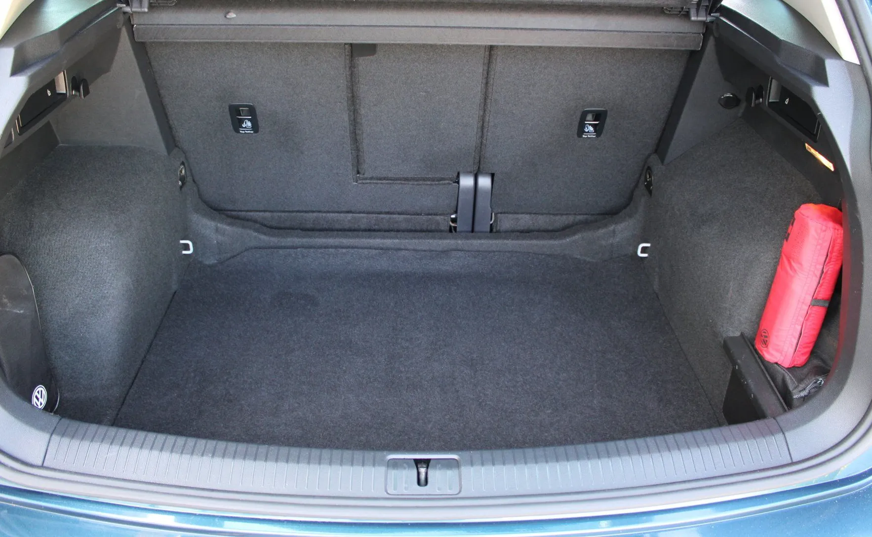 Zunanja slika - VW Tiguan - 2.0 TDI BMT Life DSG ALU LED PDC NOVI MODEL - 15