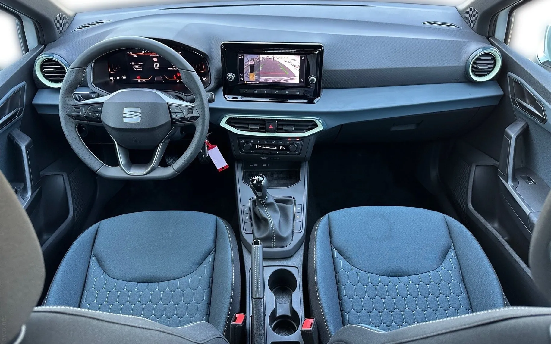 Notranja slika - Seat Arona - 1.0 Eco TSI Style... - 10