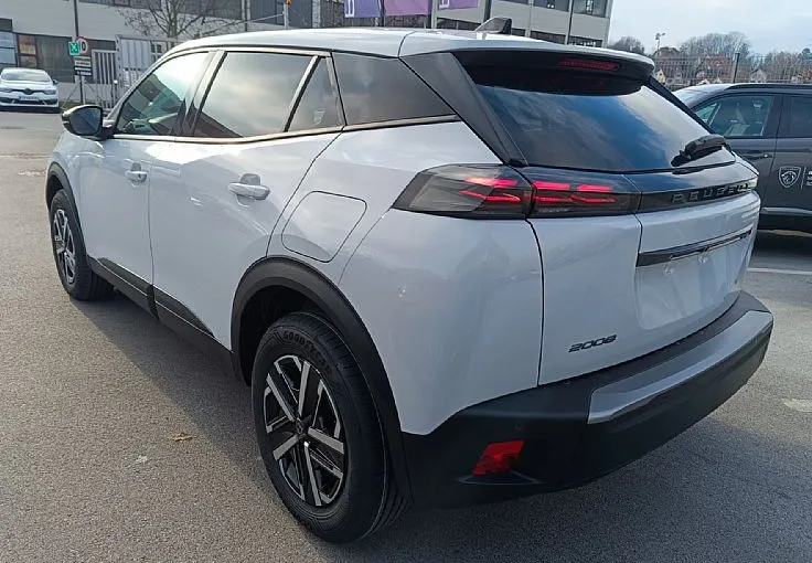 Zunanja slika - Peugeot 2008 - 1.2 Turbo 100 S&S Active Pack-AKCIJA - 4