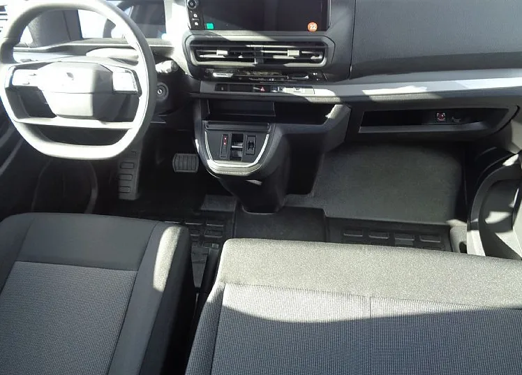 Zunanja slika - Opel Zafira - Vivaro 2.0 diesel avtomatik - 9 SEDEŽEV - 6