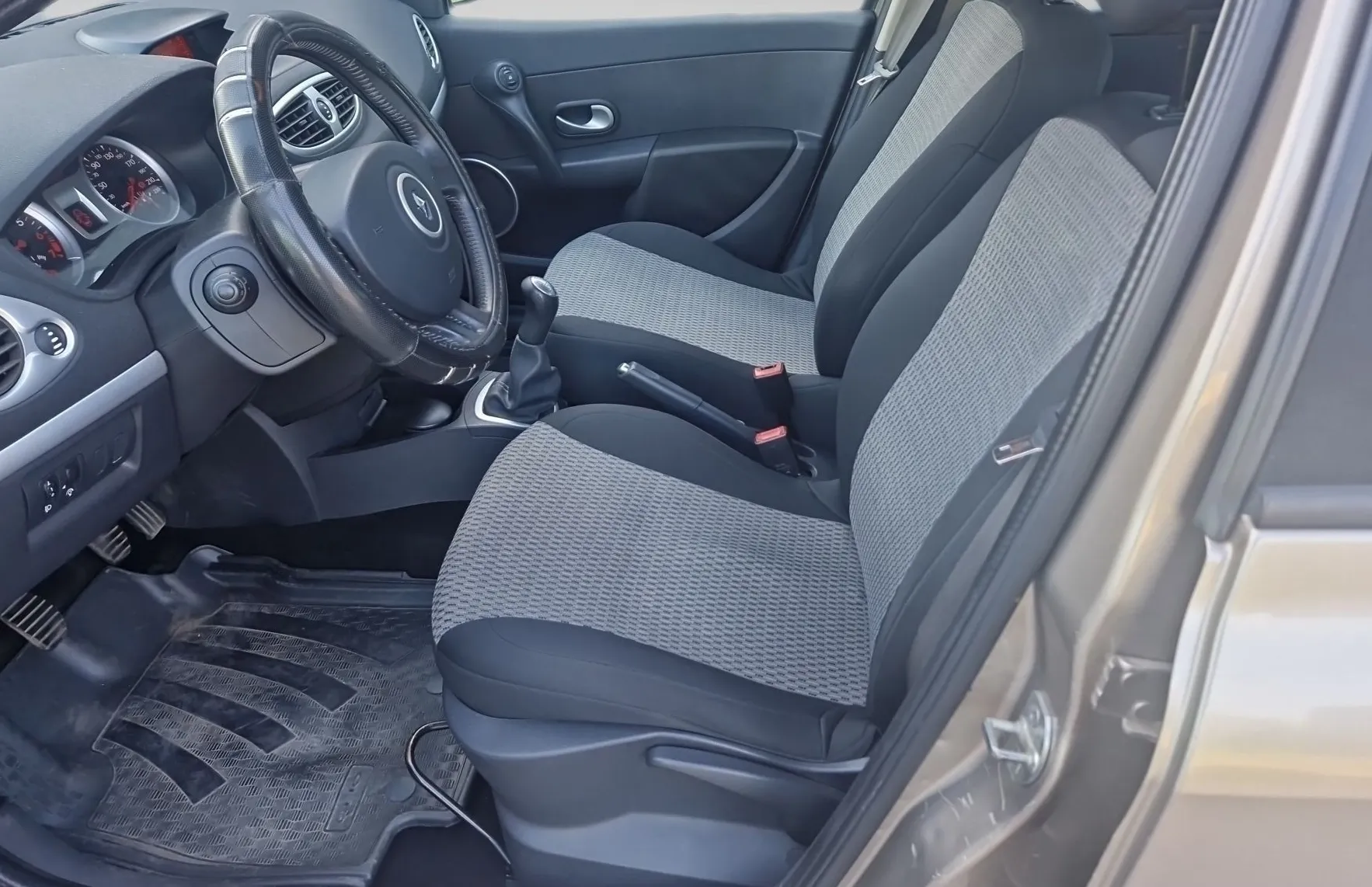 Zunanja slika - Renault Clio - 3 Grandtour 1.2 TCE Elan - 14