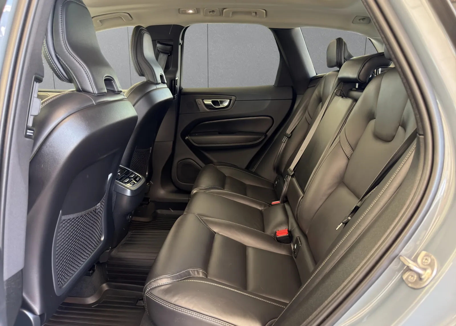 Zunanja slika - Volvo XC60 - B4 AWD Momentum Avt. - 7