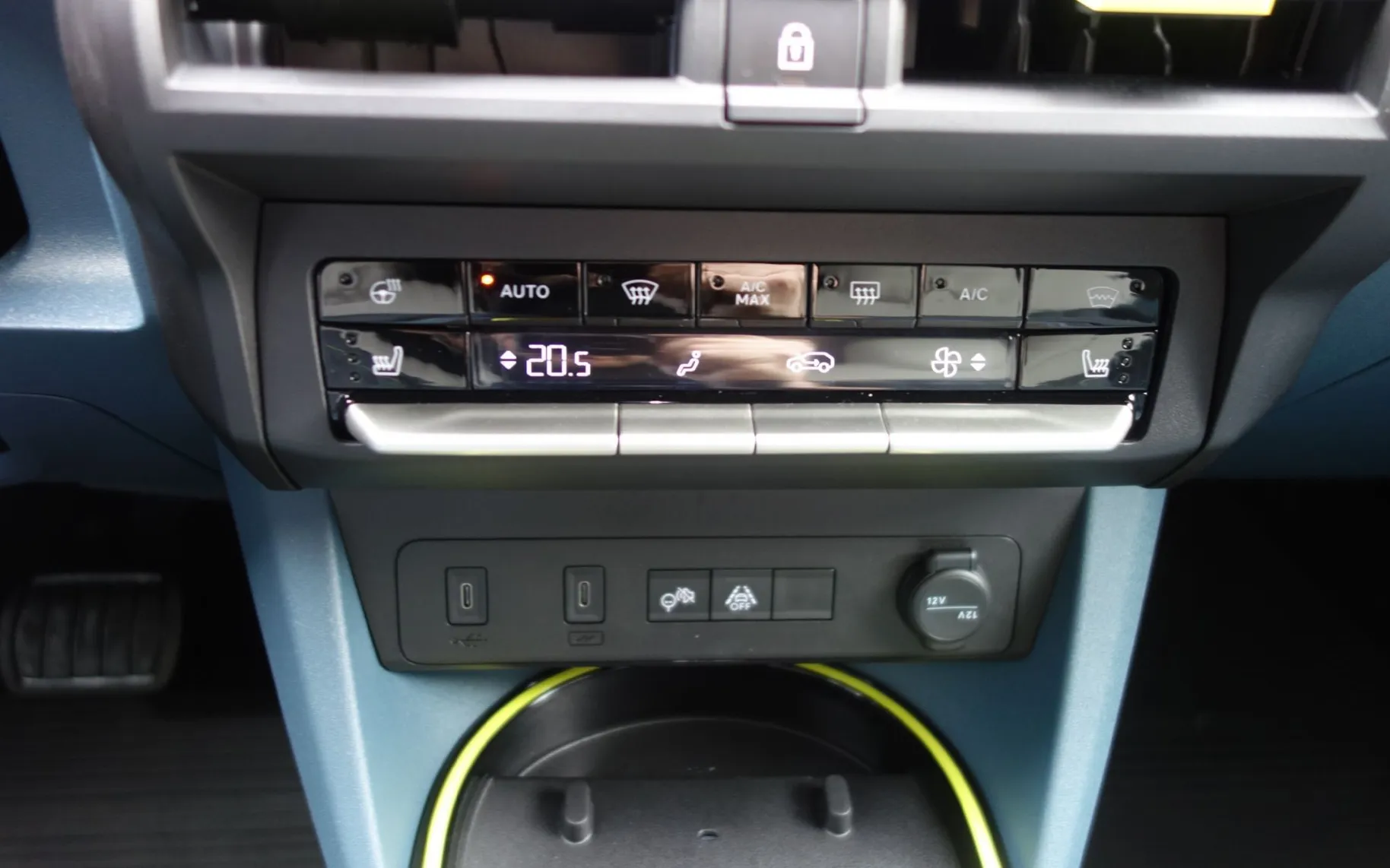 Zunanja slika - Fiat Grande Panda - 1.2 110 e-Hybrid  AT La prima - 8