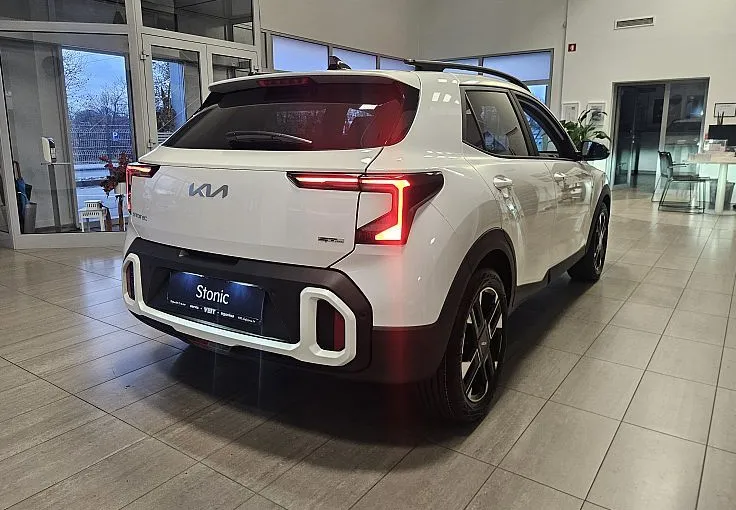 Zunanja slika - KIA Stonic - 1.0 T-GDI  HP  GT-LINE DCT NHEV + ZIMSKE GUME - 3
