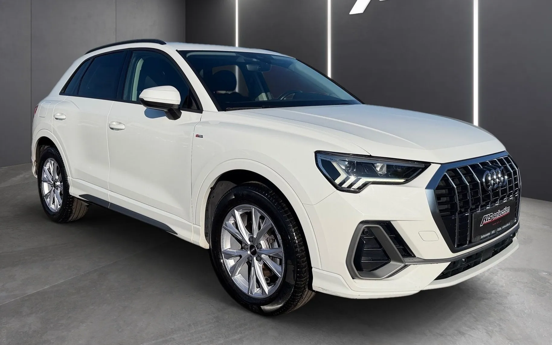 Zunanja slika - Audi Q3 - 35 TFSI S line S tronic-SLO-Full LED-Gretje sedeže - 2