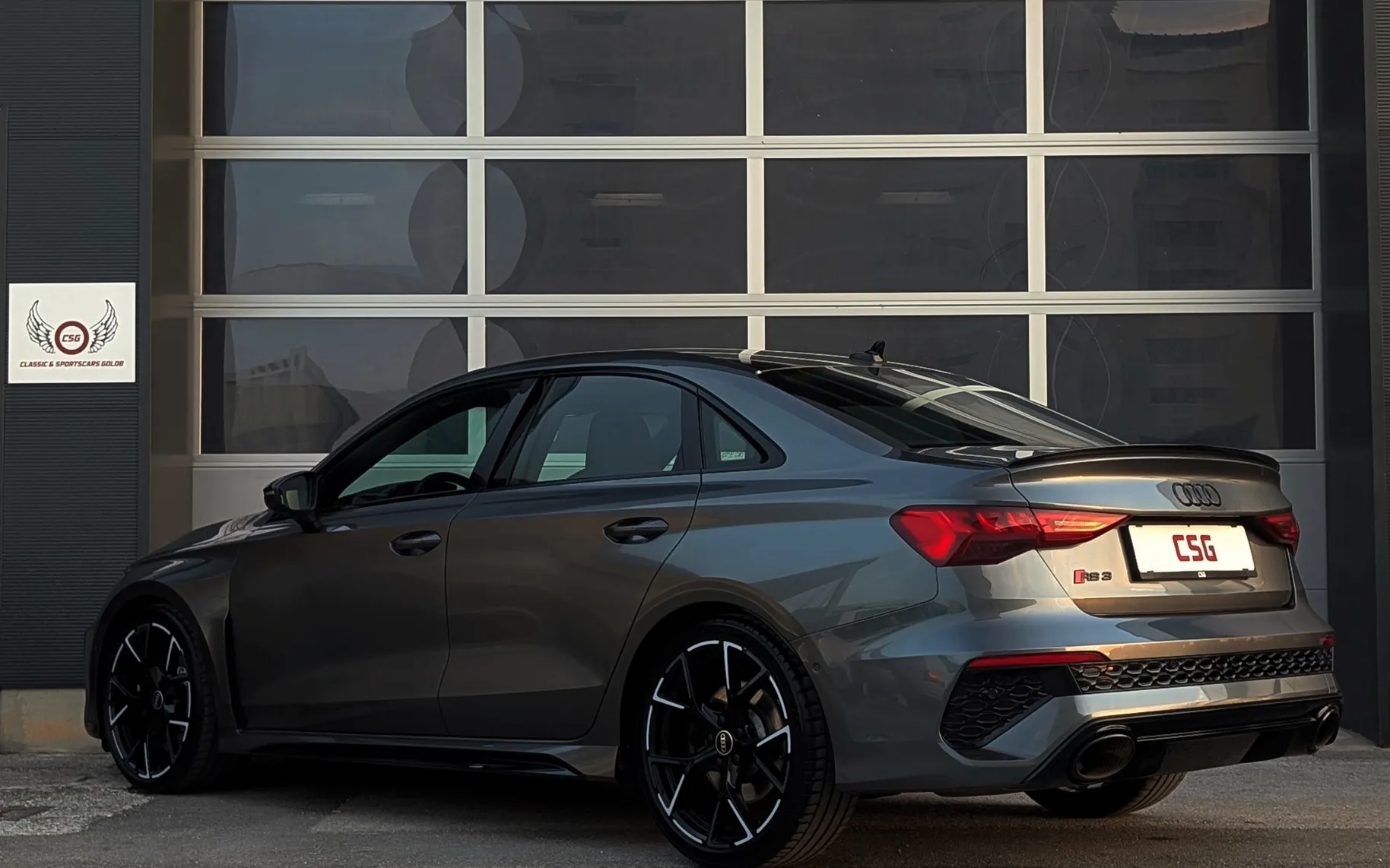 Zunanja slika - Audi RS3 - A3 Limo 2.5 TFSI quattro S-tronic - 4