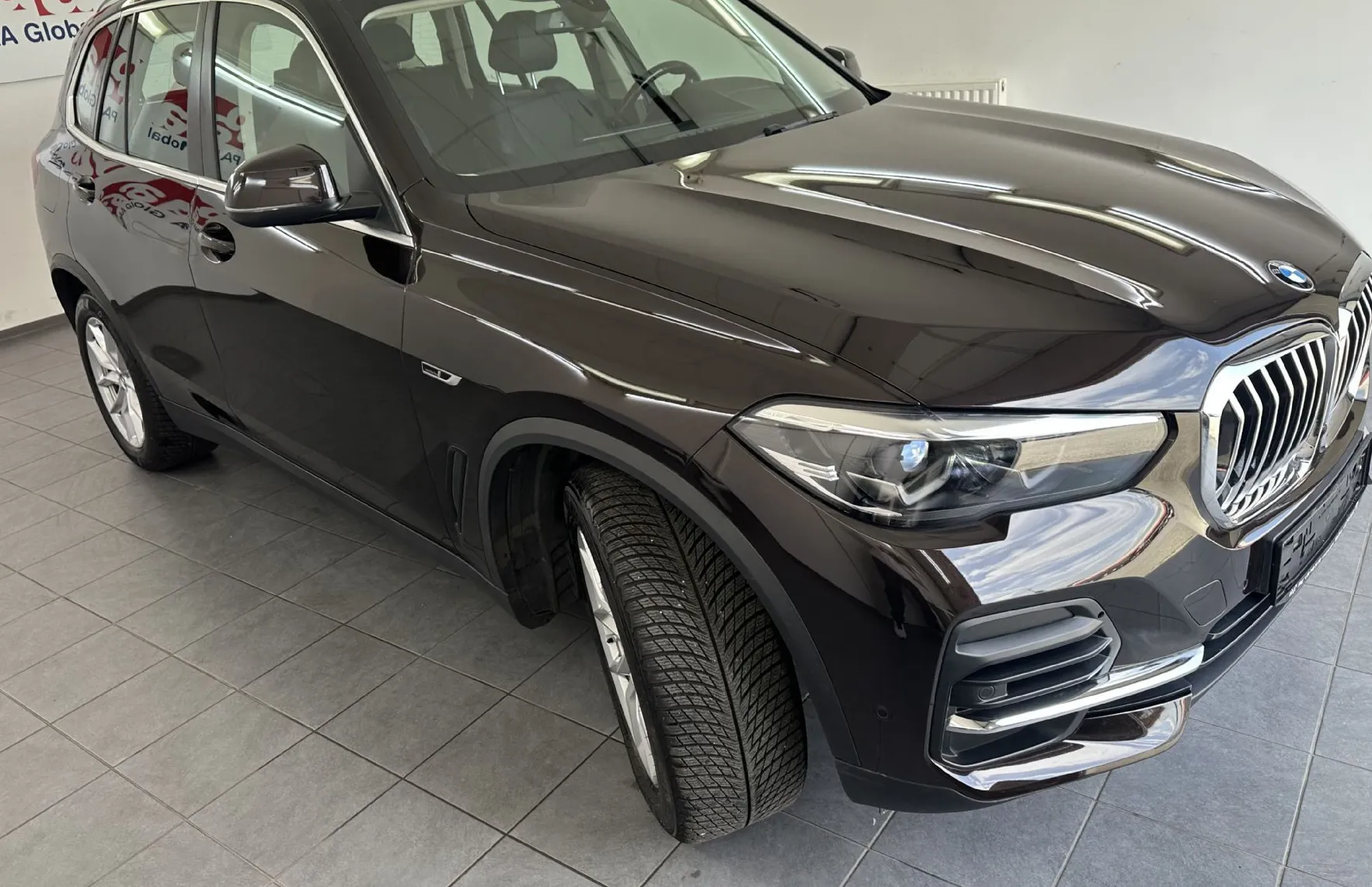 Zunanja slika - BMW X5 - serija :  xDrive45e Avt.KLJUKA.KAMERA.LED.USNJE.TOP - 2