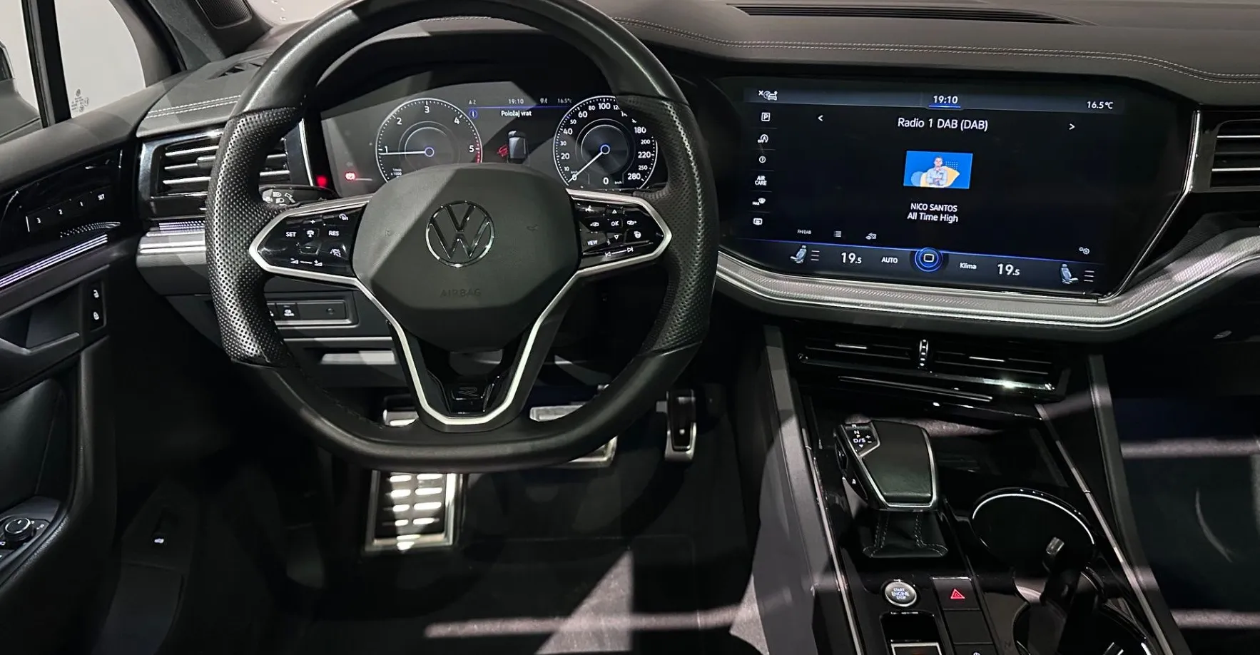 Zunanja slika - Volkswagen Touareg - 4motion V6 TDI BMT R-Line Tiptronic-VK-ZRAČNO-PANO - 8