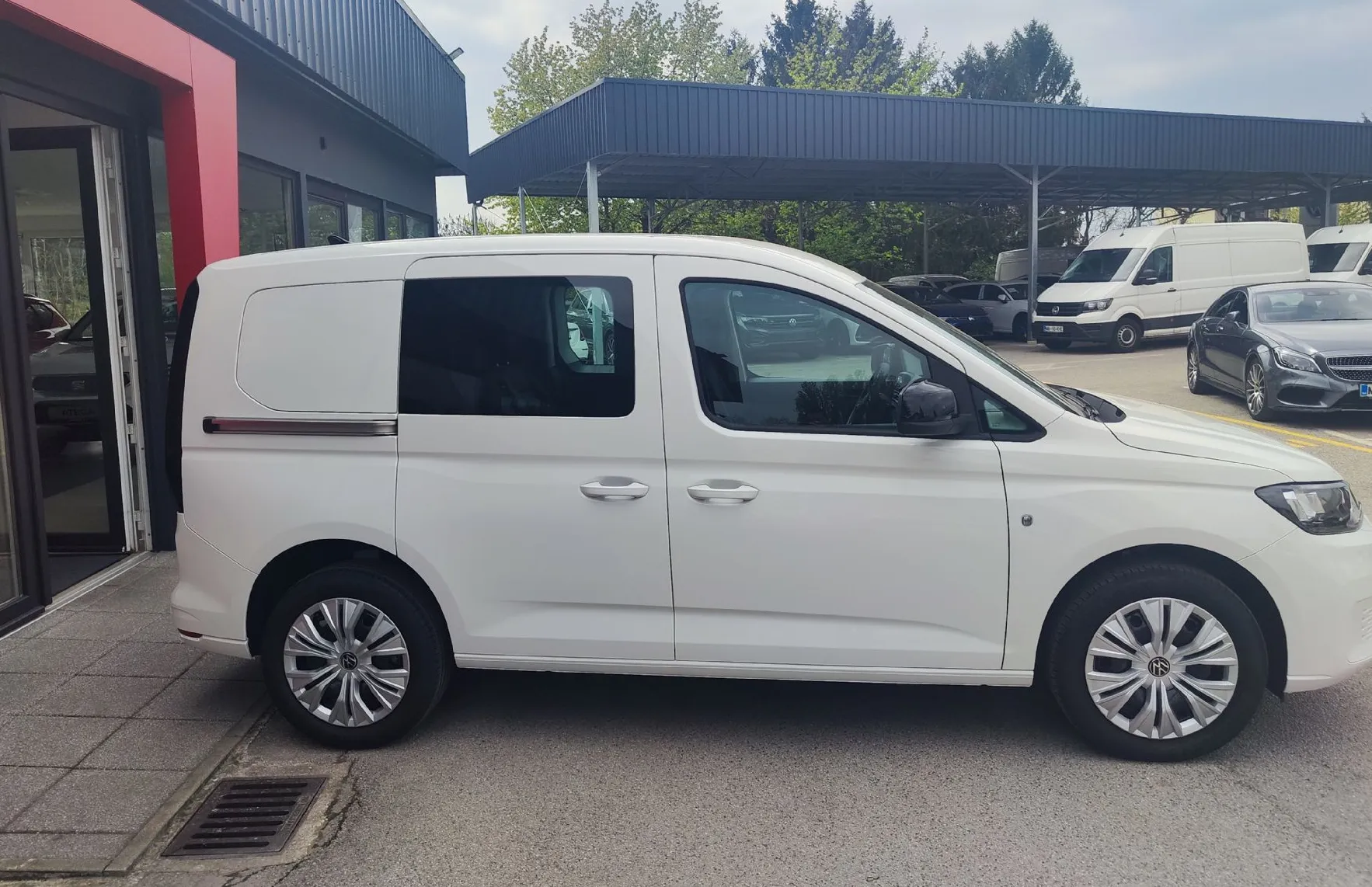 Zunanja slika - Volkswagen Caddy - 2.0 TDI Krpan - 4