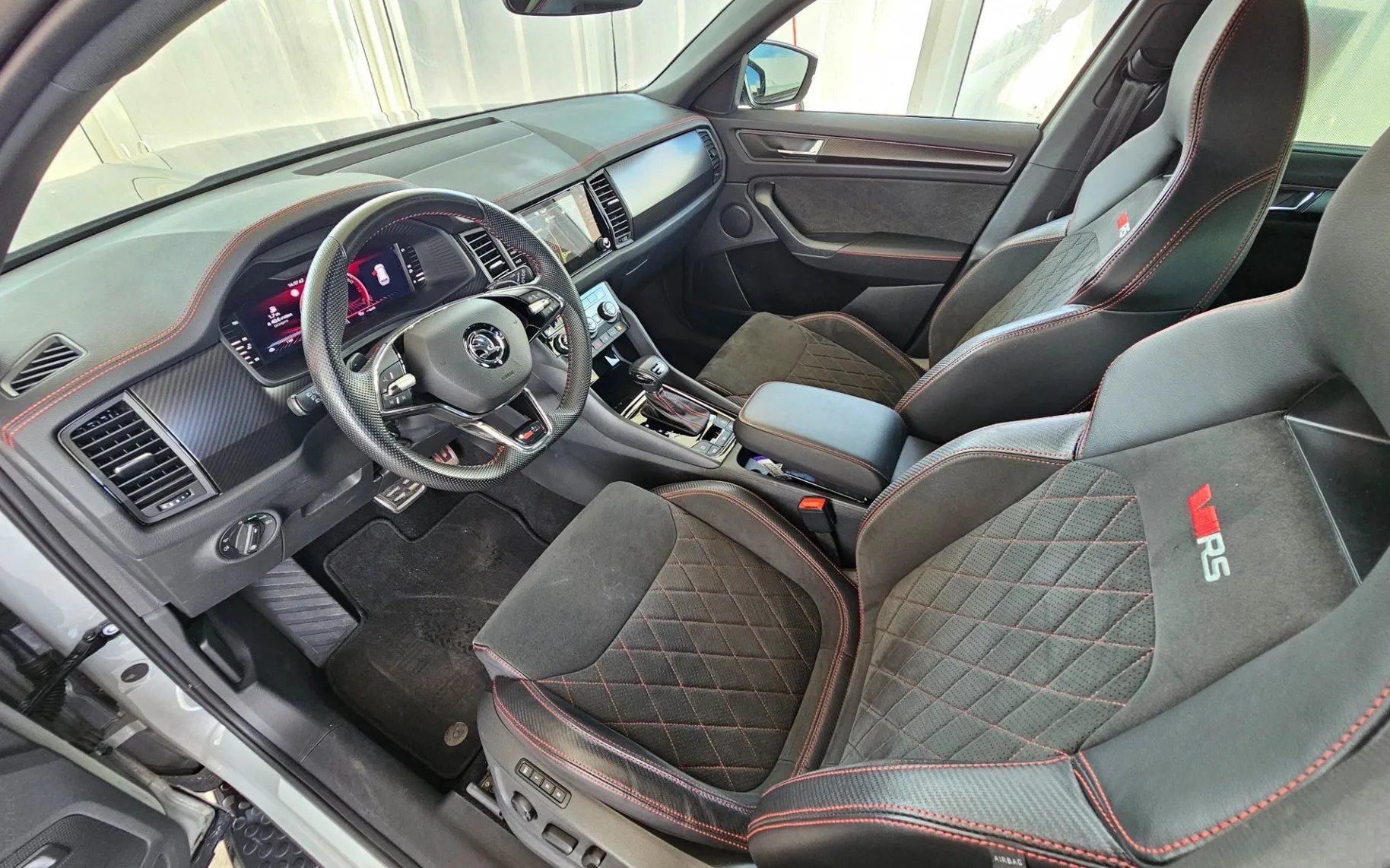 Notranja slika - Škoda Kodiaq - 4x4 2.0 TSI RS DSG |VIRTUAL|NAVI|RADAR|LANE|NARDO| - 7