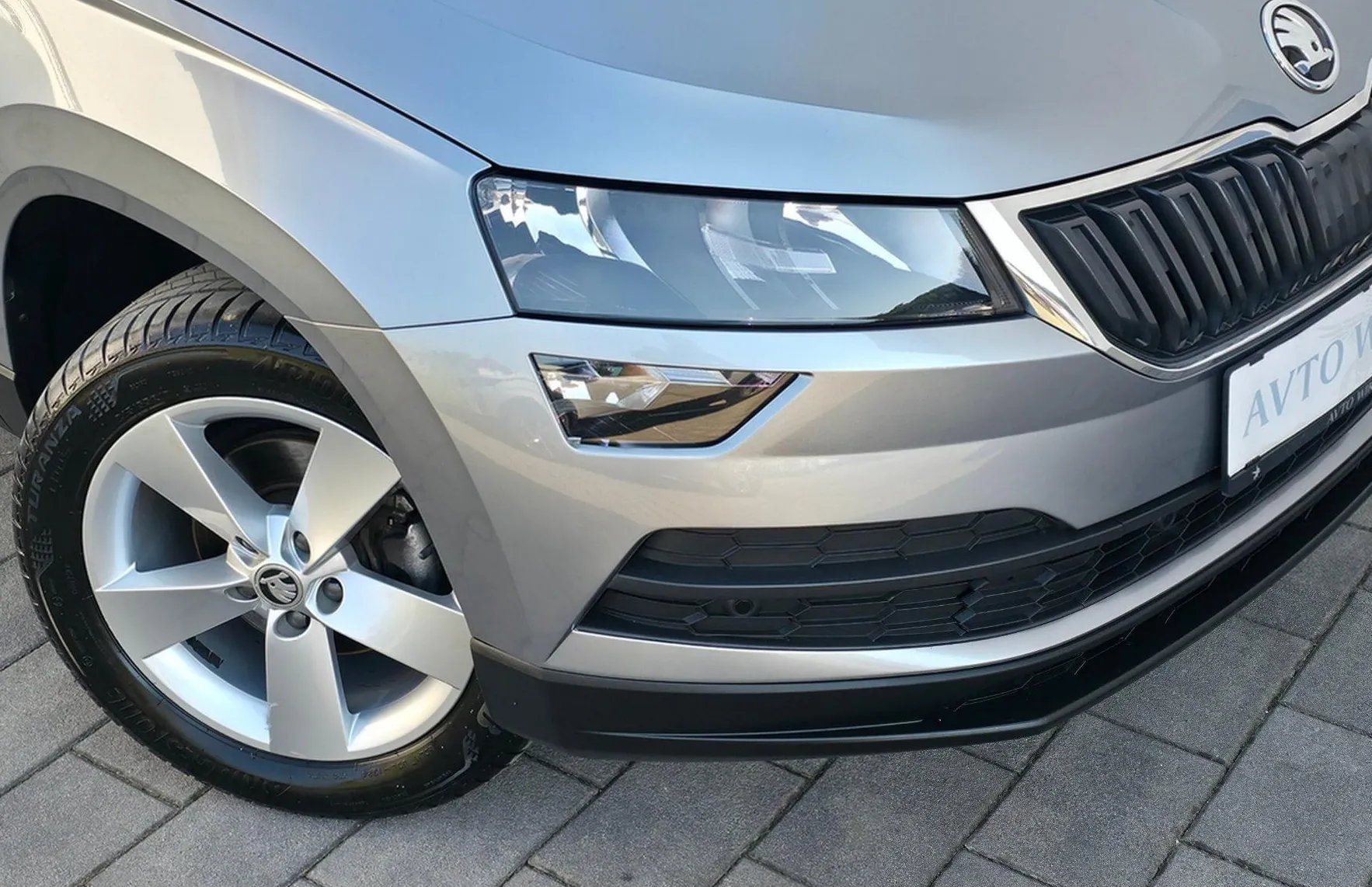 Zunanja slika - Škoda Karoq - 1.5TSI DSG Ambition •ACC•KAMERA•LANE•KEYLESS•17C• - 20