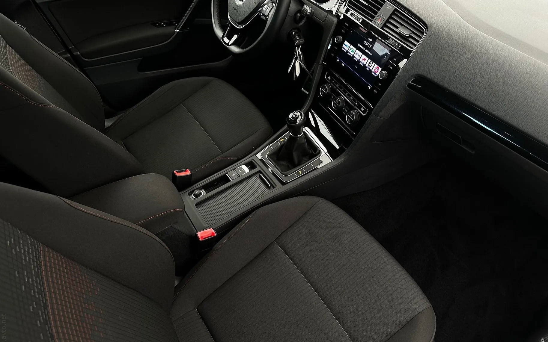 Notranja slika - VW Golf - 2.0TDI-SOUND-2XLED-2XPDC-ACC-NA OBROKE - 9