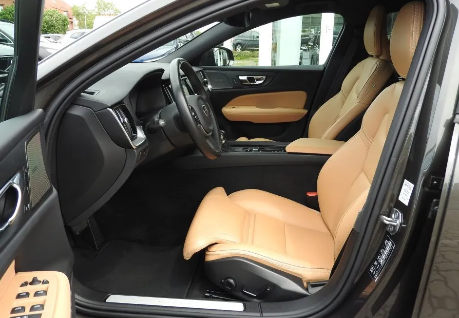 Zunanja slika - Volvo V60 Cross Country - D4 AWD AUT Momentum Pro - 6