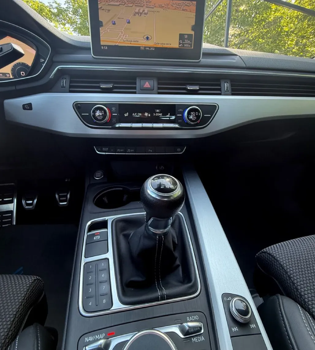 Zunanja slika - Audi A4 - 2.0 TDI ultra 2xSline-Virtual-Matrix-Navi... - 12