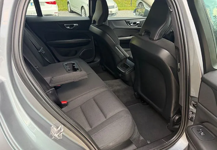Zunanja slika - Volvo V60 Cross Country - B4D AWD AUT 1.LASTNIK LED VIRUTAL NAVI PDC - 12