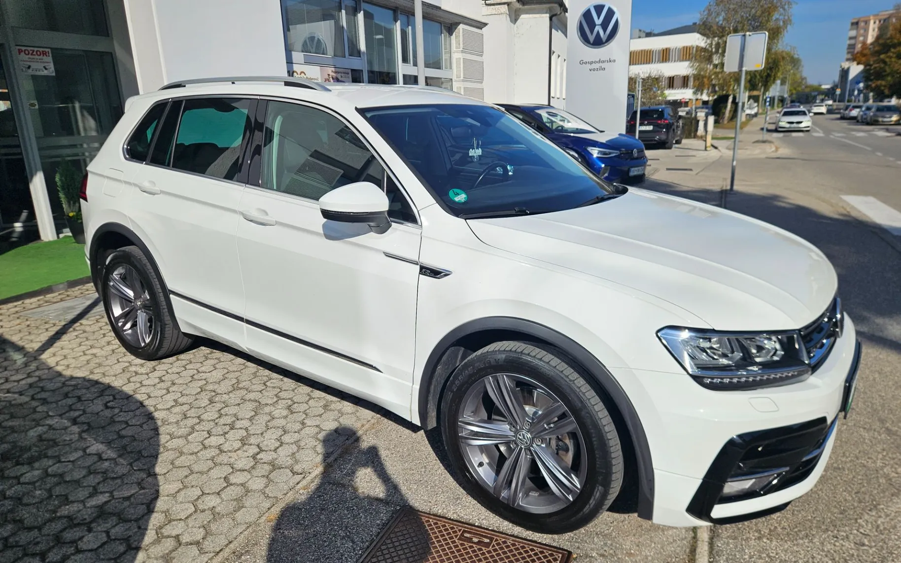 Zunanja slika - Volkswagen Tiguan - 4motion 2.0 TDI Highline DSG - 2
