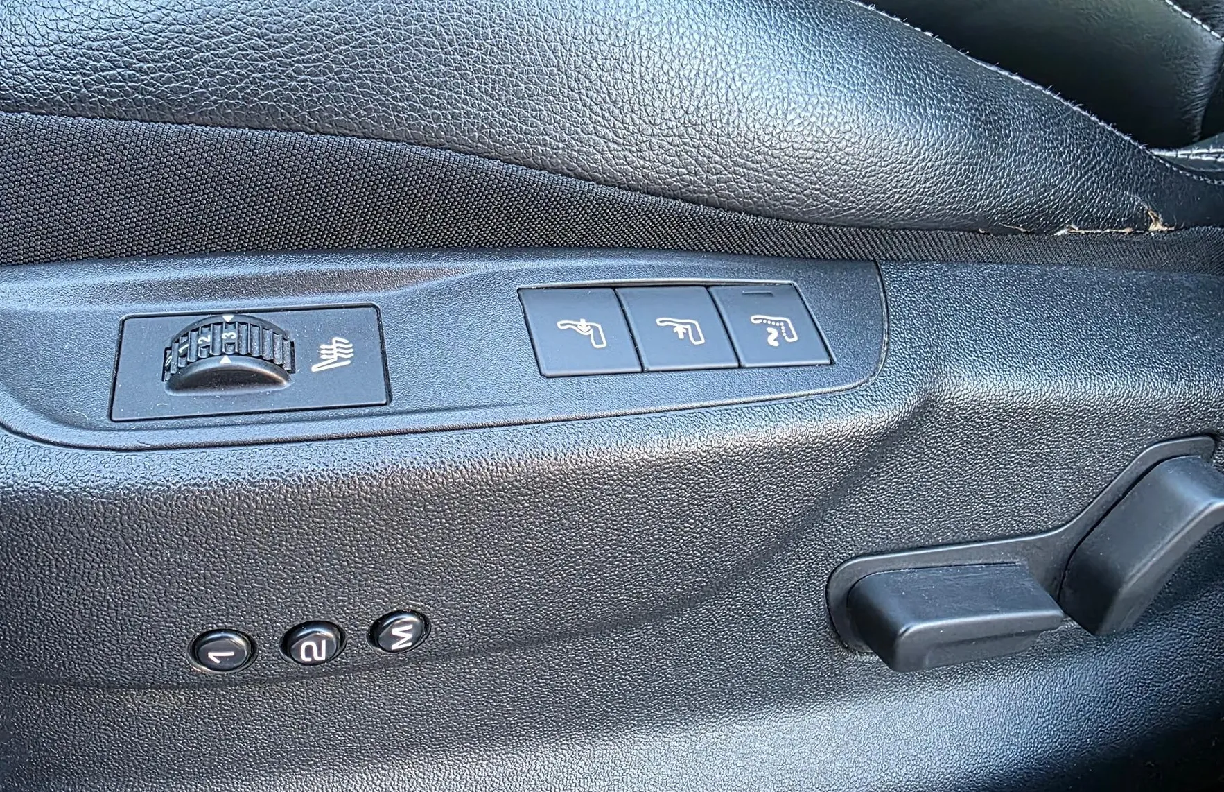 Zunanja slika - Citroën DS5 - 2.0 HDi CHIC 4X4 AVT. LED-KAMERA-ALU-MEMORY-2.LAST - 18