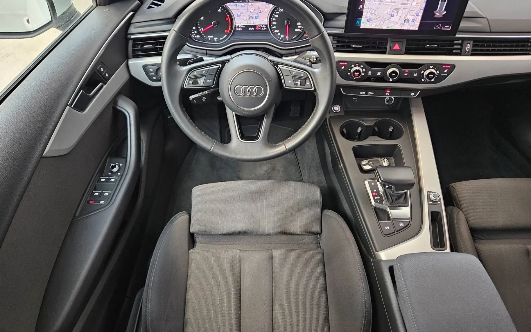 Notranja slika - Audi A4 Avant - 35 TDI S tronic - 7