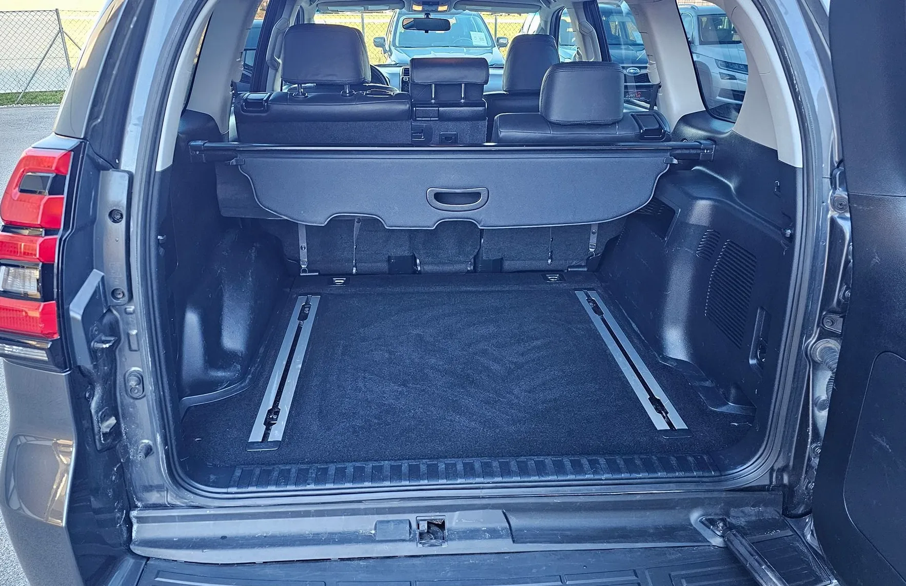 Zunanja slika - Toyota Land Cruiser - 2.8 D-4D AWD Premium-Le 165.000 km- EL.Sede  382 i-K - 18