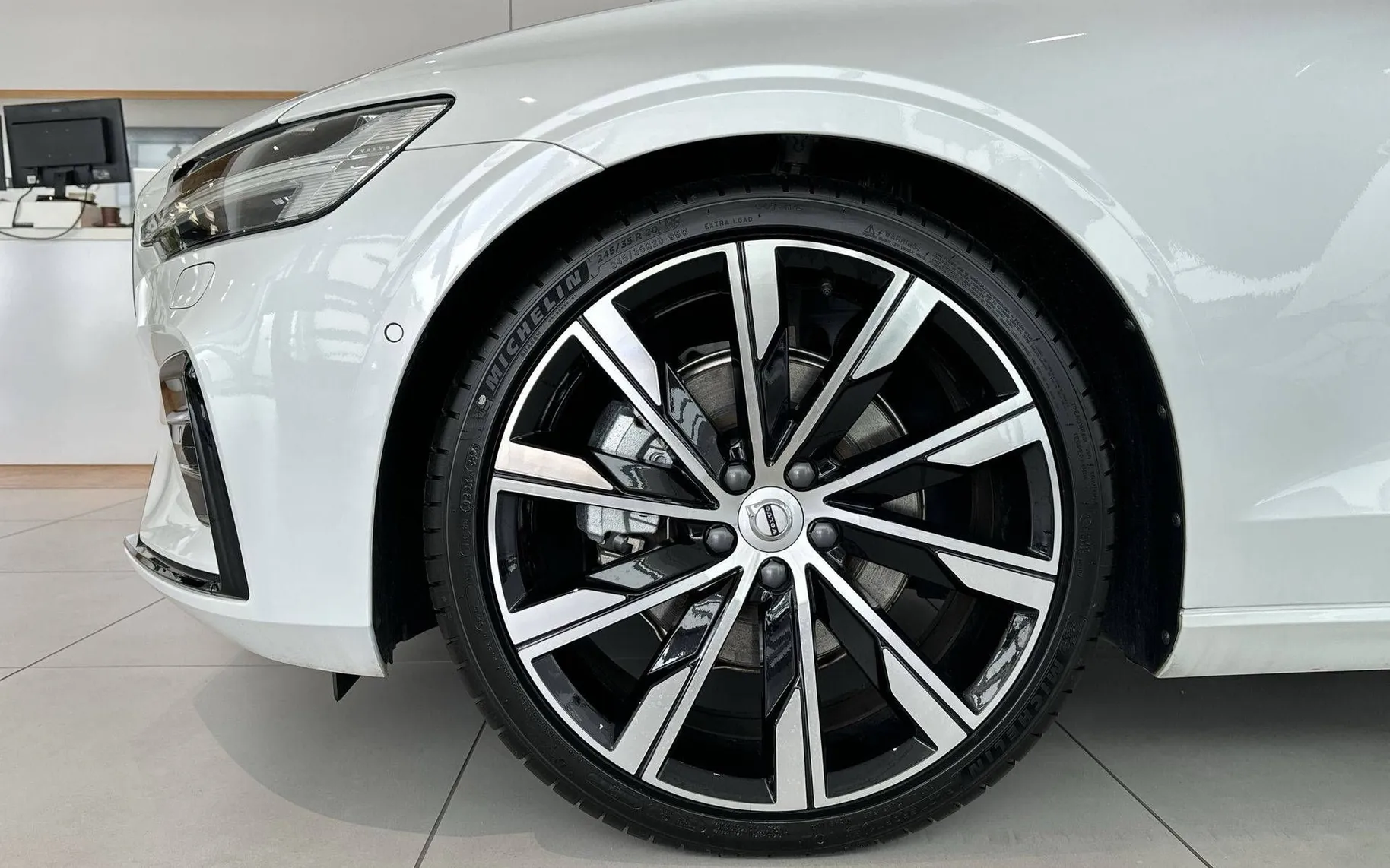 Notranja slika - Volvo V60 - B4 D Plus Dark Mild hybrid - 8