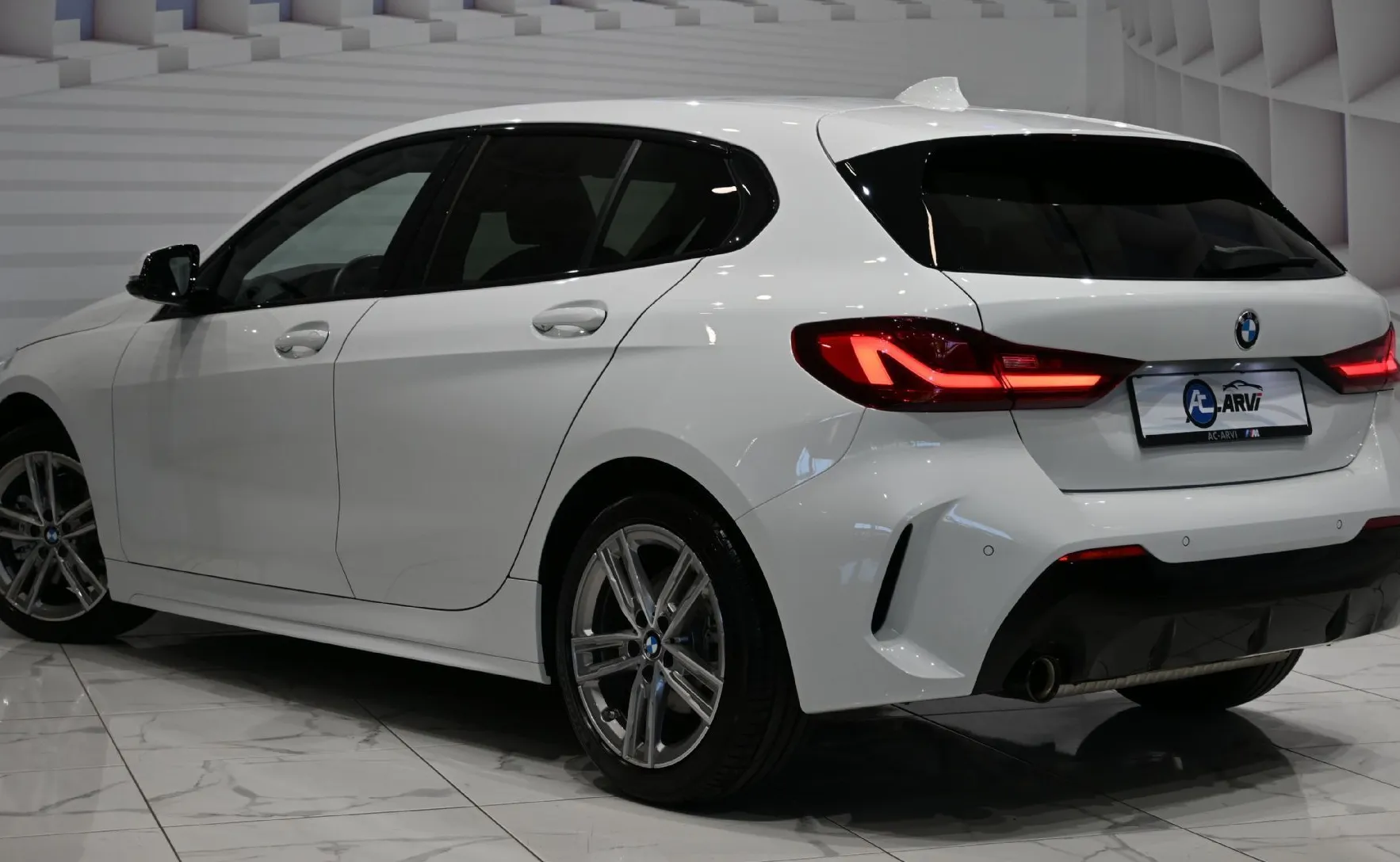 Zunanja slika - BMW Serija 1 - : 118i M Sport-ADAPT.LED-PDC-TEMP - 7