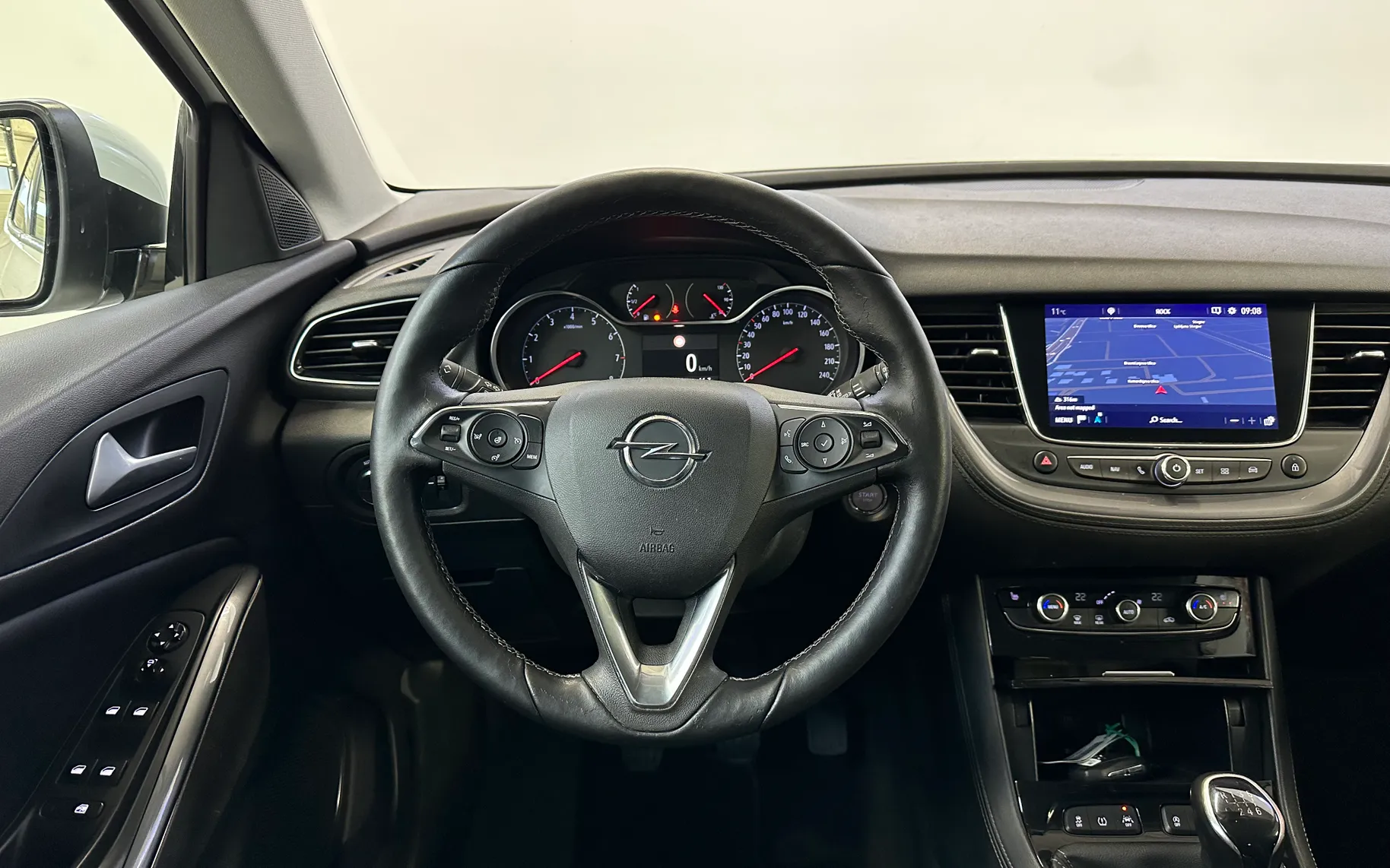 Zunanja slika - Opel Grandland X - 1.2 TURBO INNOVATION + 5 LET JAMSTVA - 23