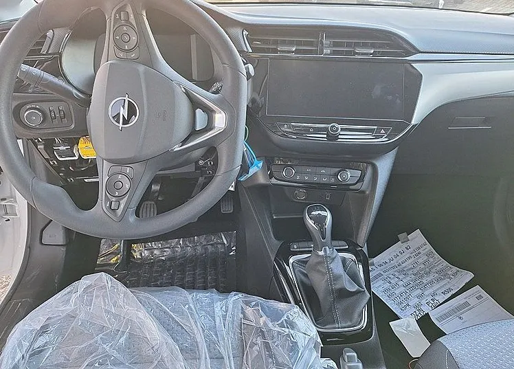 Notranja slika - Opel Corsa - 1.2 TURBO 74KW EDITION akcijska cena - 9
