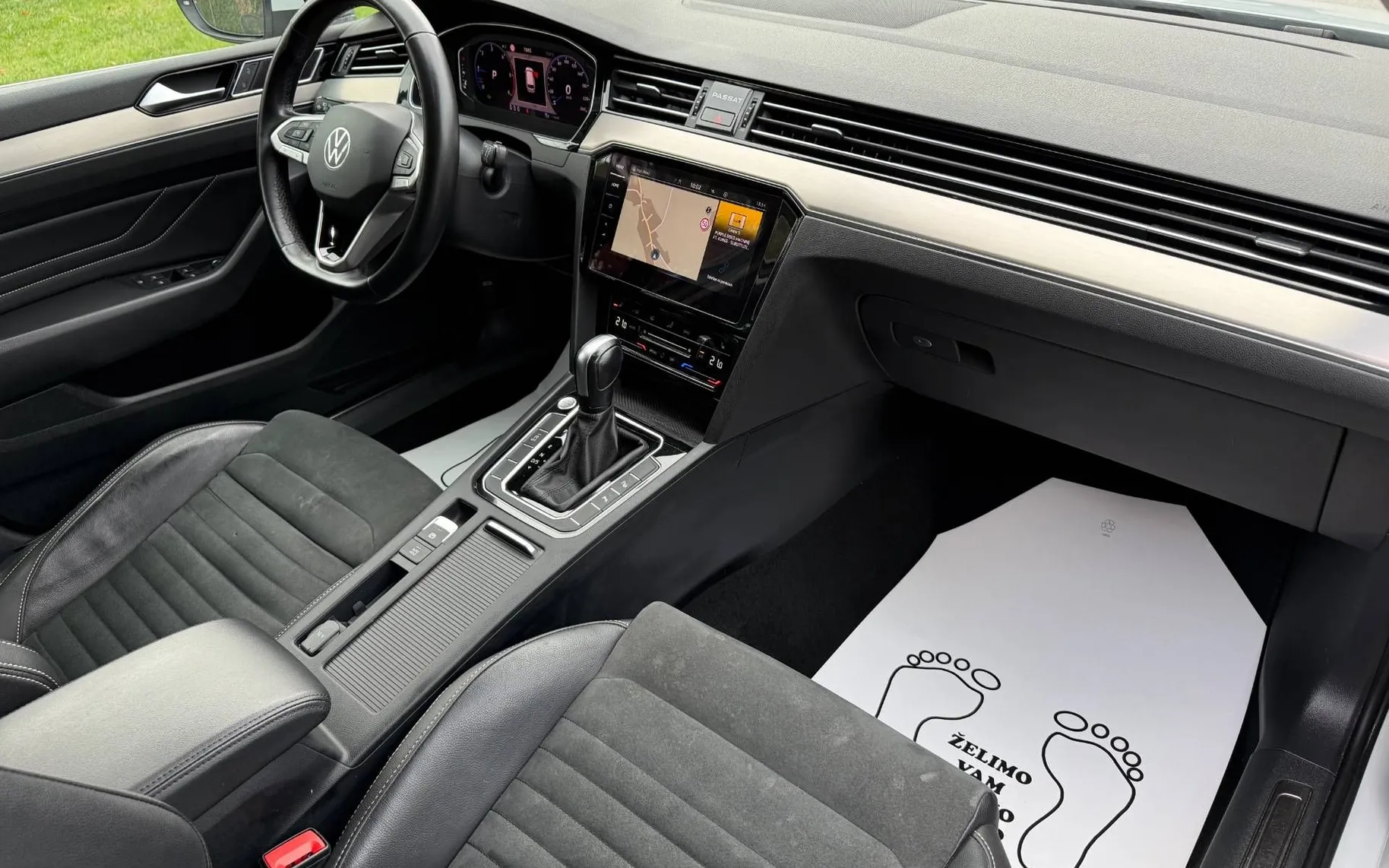 Notranja slika - Volkswagen Passat Variant - 2.0 TDI BMT SCR Elegance DSG-1 LASTNIK-VIRTUAL-LED - 10