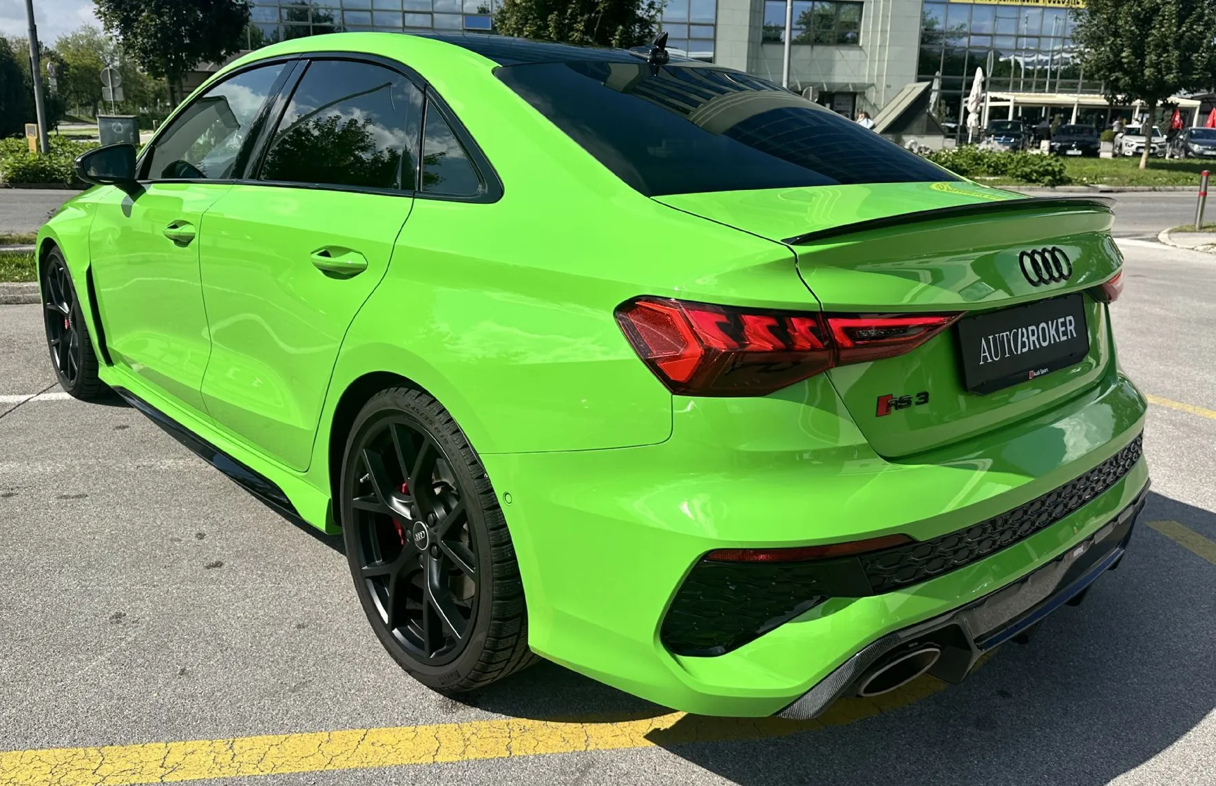 Zunanja slika - Audi S3 - R 2.5 TFSI Q AUT. AKRAPOVIČ NAVI KAM PANO HEADUP - 7