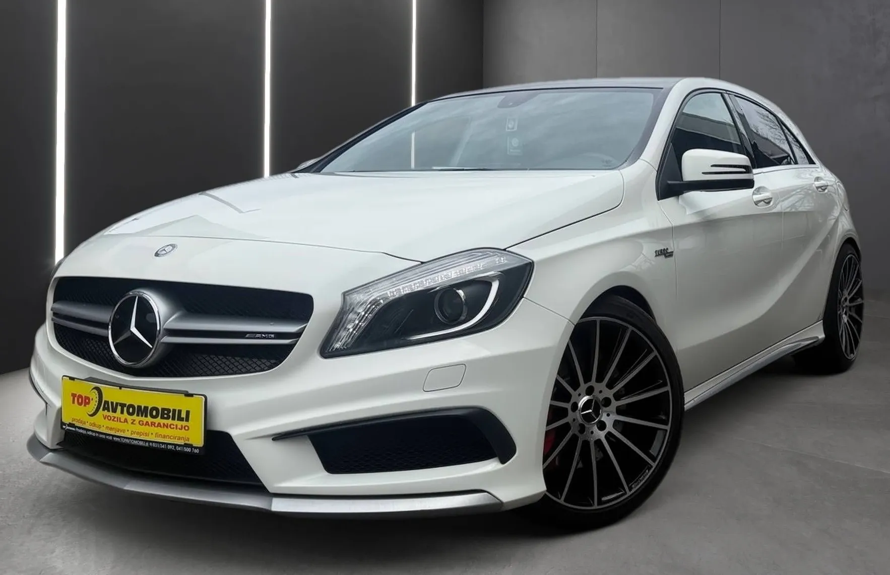 Zunanja slika - Mercedes-Benz A-Razred - 45 AMG 4MATIC XENON NAVI PDC TEM ŠPORTNI IZPUH - 1