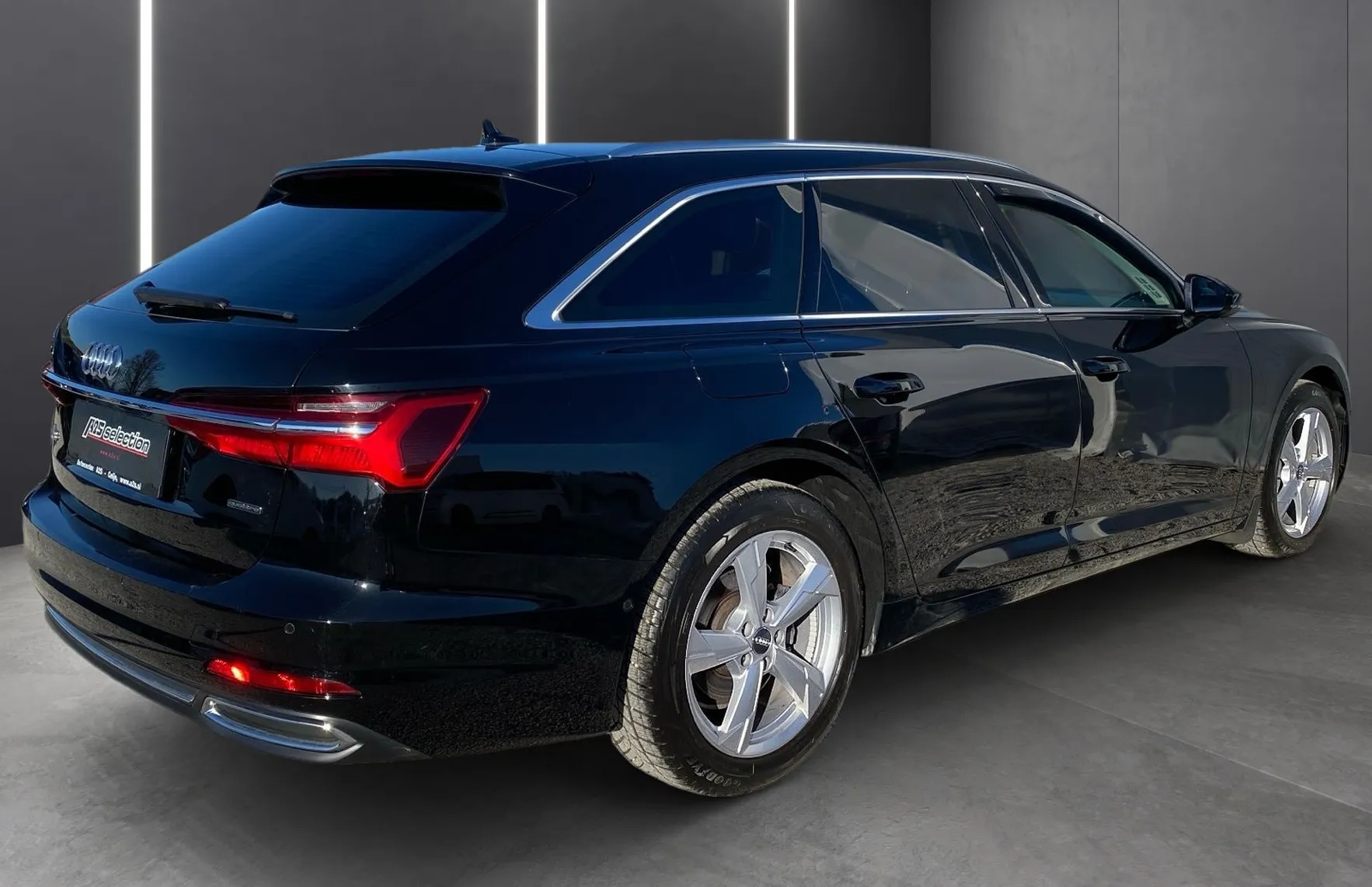 Zunanja slika - Audi A6 - Avant 40 TDI S tronic sport 150kW-Webasto-Vlečna kljuka - 3