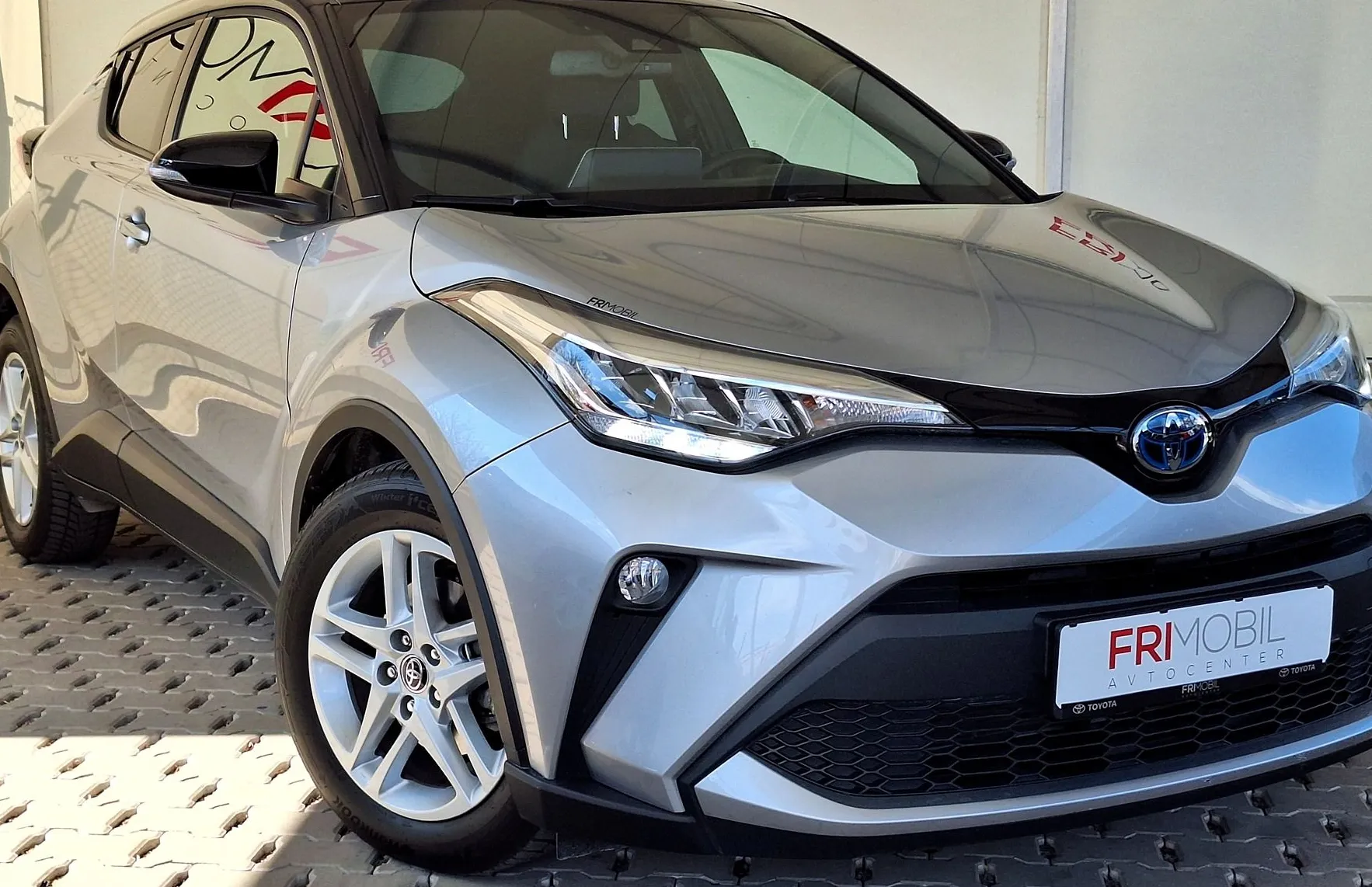 Zunanja slika - Toyota C-HR - 1.8 Hybrid C-ENTER Smart Bi-Tone - 2