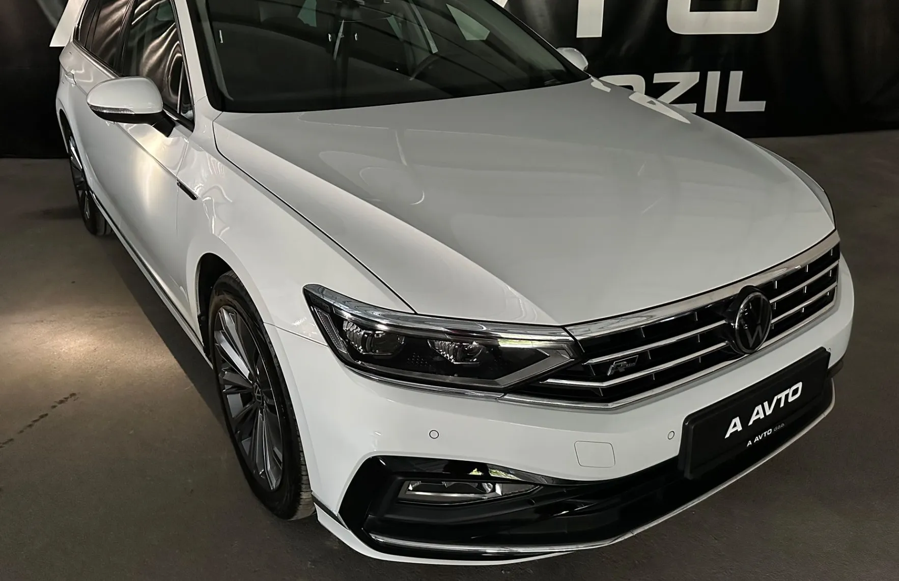 Zunanja slika - Volkswagen Passat - Variant 2.0TDI RLINE DSG-KEYLESS-KAMERA-VIRTUAL-ACC-IQ LED - 2