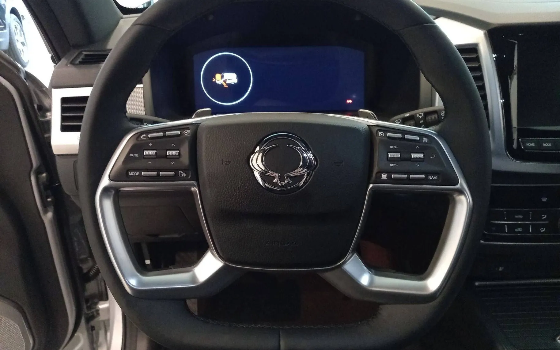 Notranja slika - SsangYong Rexton - 2.2 XDi Limited+ 4WD AT... - 14