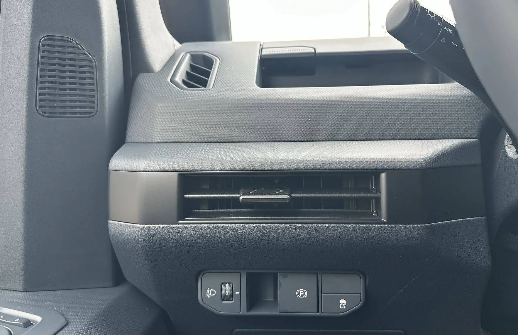 Zunanja slika - KIA PV5 - 71.2 kWh baterija 120 kW  163 KS  Quantum - 11