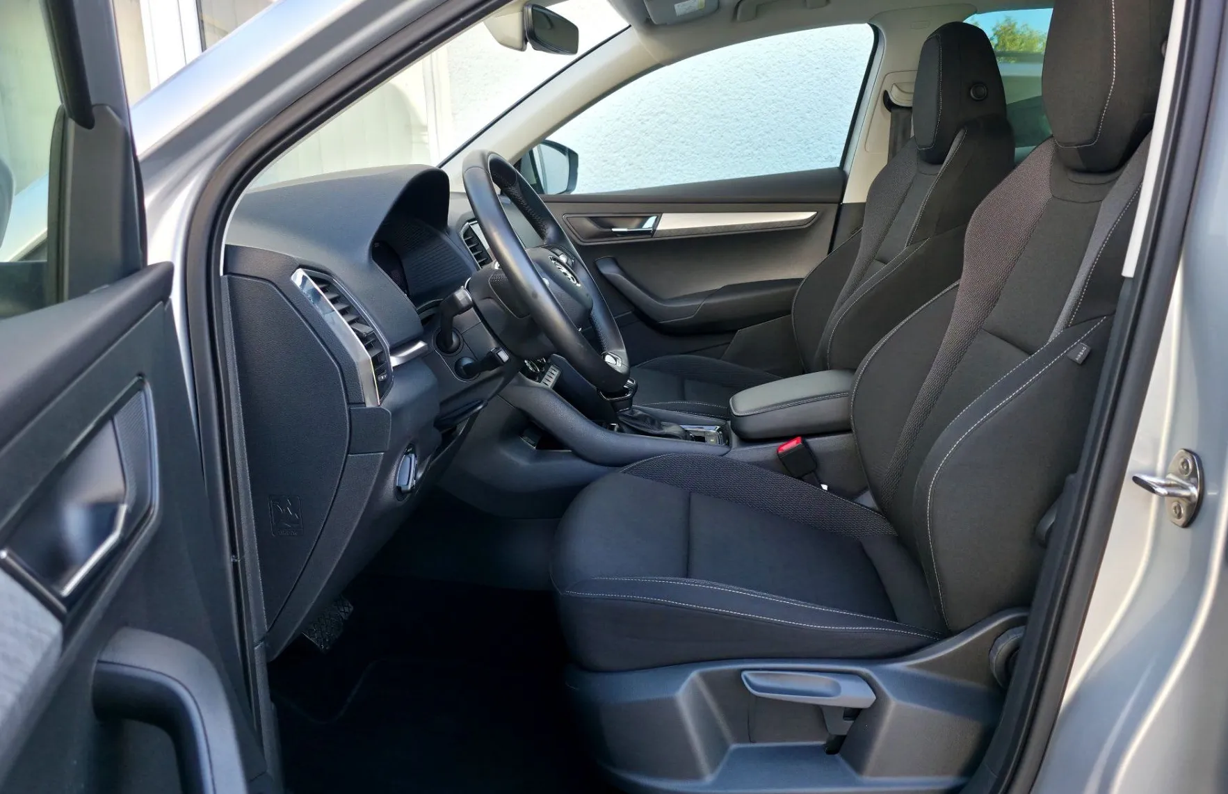Zunanja slika - Škoda Karoq - 1.5TSI Selection DSG•ACC•KAMERA•LANE•KEYLESS•17C - 6