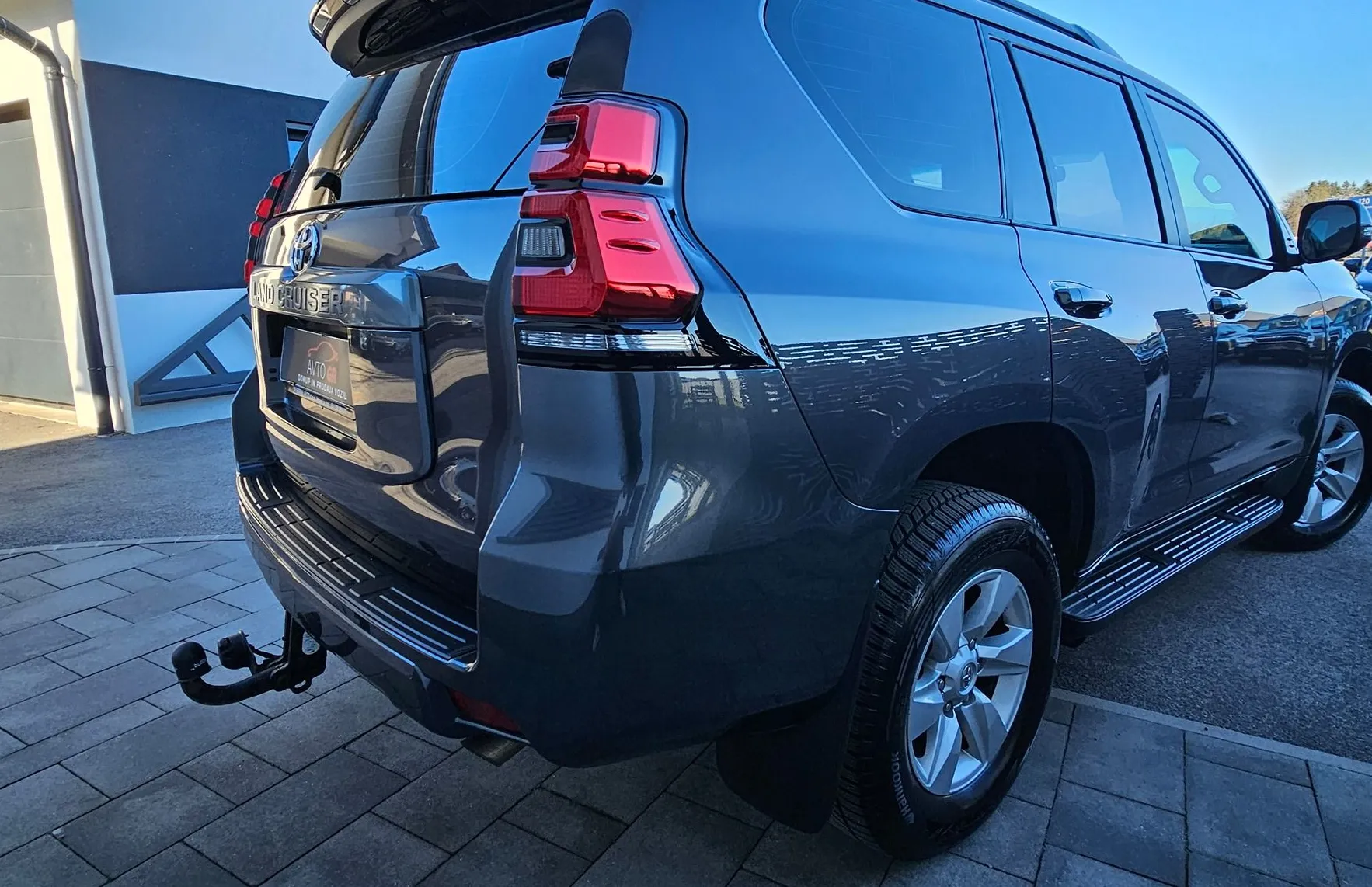 Zunanja slika - Toyota Land Cruiser - 2.8 D-4D AWD Premium-Le 165.000 km- EL.Sede  382 i-K - 20