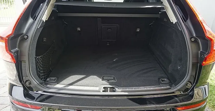 Zunanja slika - Volvo XC60 - B4  D  Core AT FWD+12.MES.JAM.+USNJE+PANO+MEMORY - 18