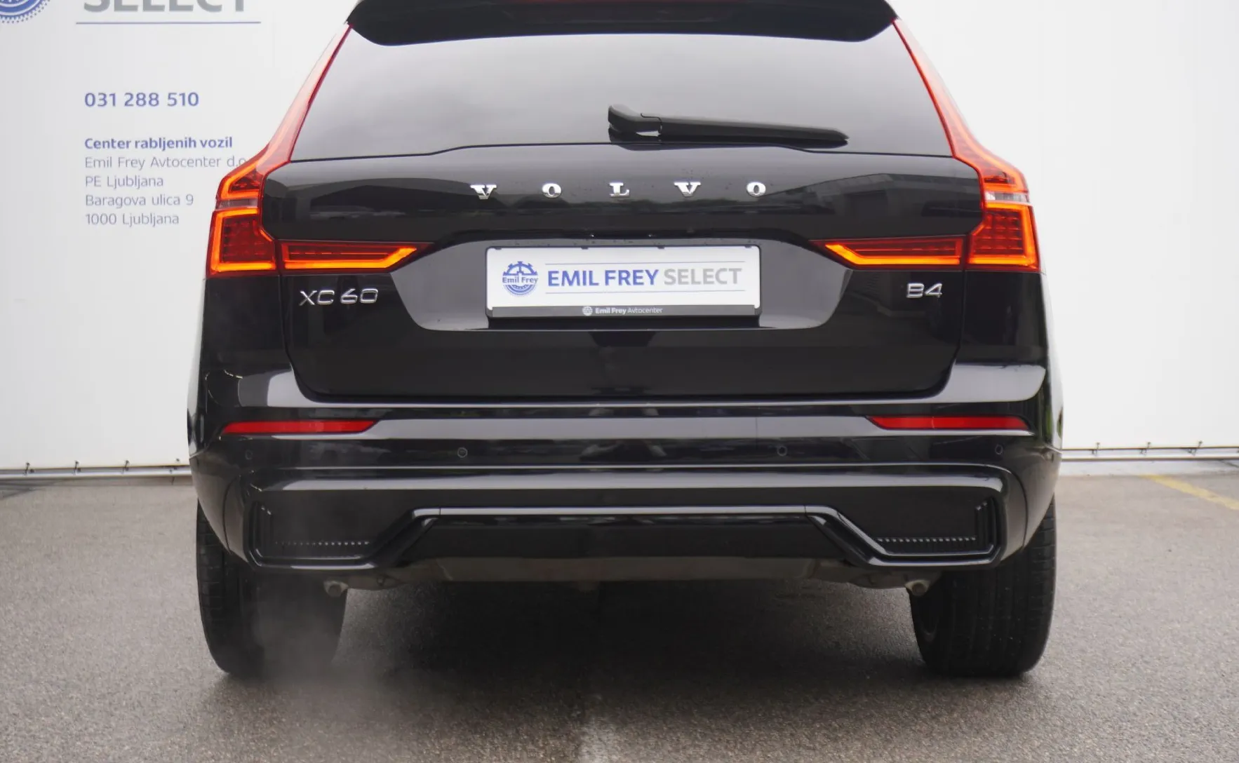 Zunanja slika - Volvo XC60 - B4P Plus Dark Avt. - 5
