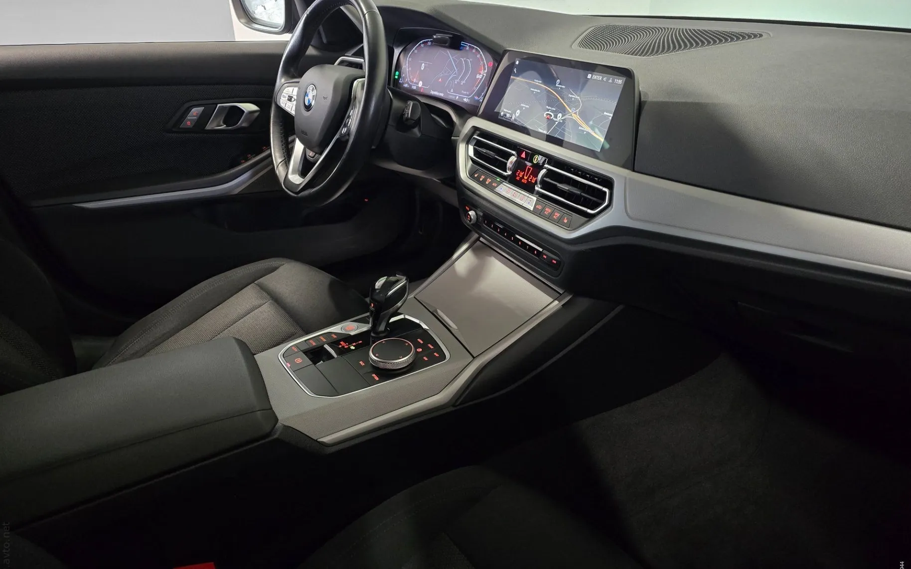 Notranja slika - BMW serija 3 Touring: - 320d Avt. Advantage - Laser.asistence.Hi-Fi.ALU18. - 10