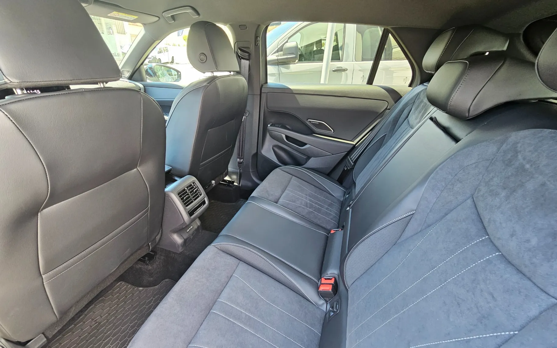 Zunanja slika - Volkswagen T-Roc - 1.5 eTSI Style DSG - 8